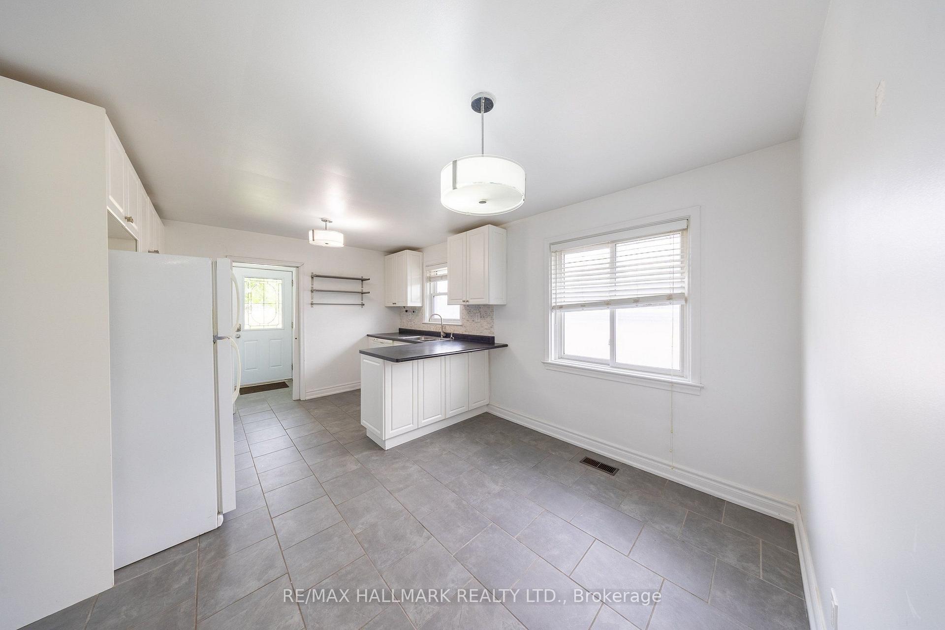 Photo 10 of Unit Main, 1118 Athol Street, Whitby, Downtown Whitby — HOMEH