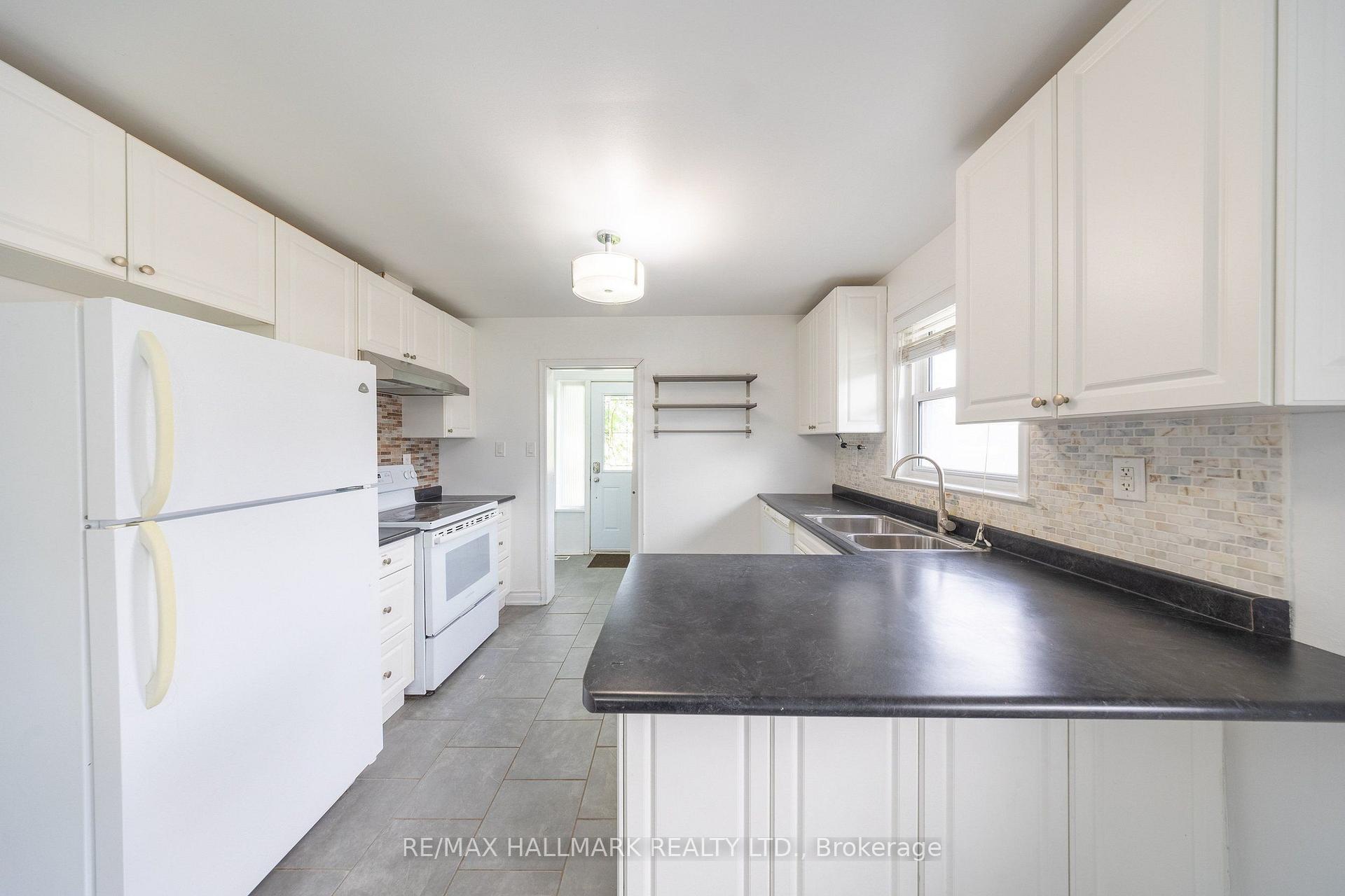Photo 12 of Unit Main, 1118 Athol Street, Whitby, Downtown Whitby — HOMEH