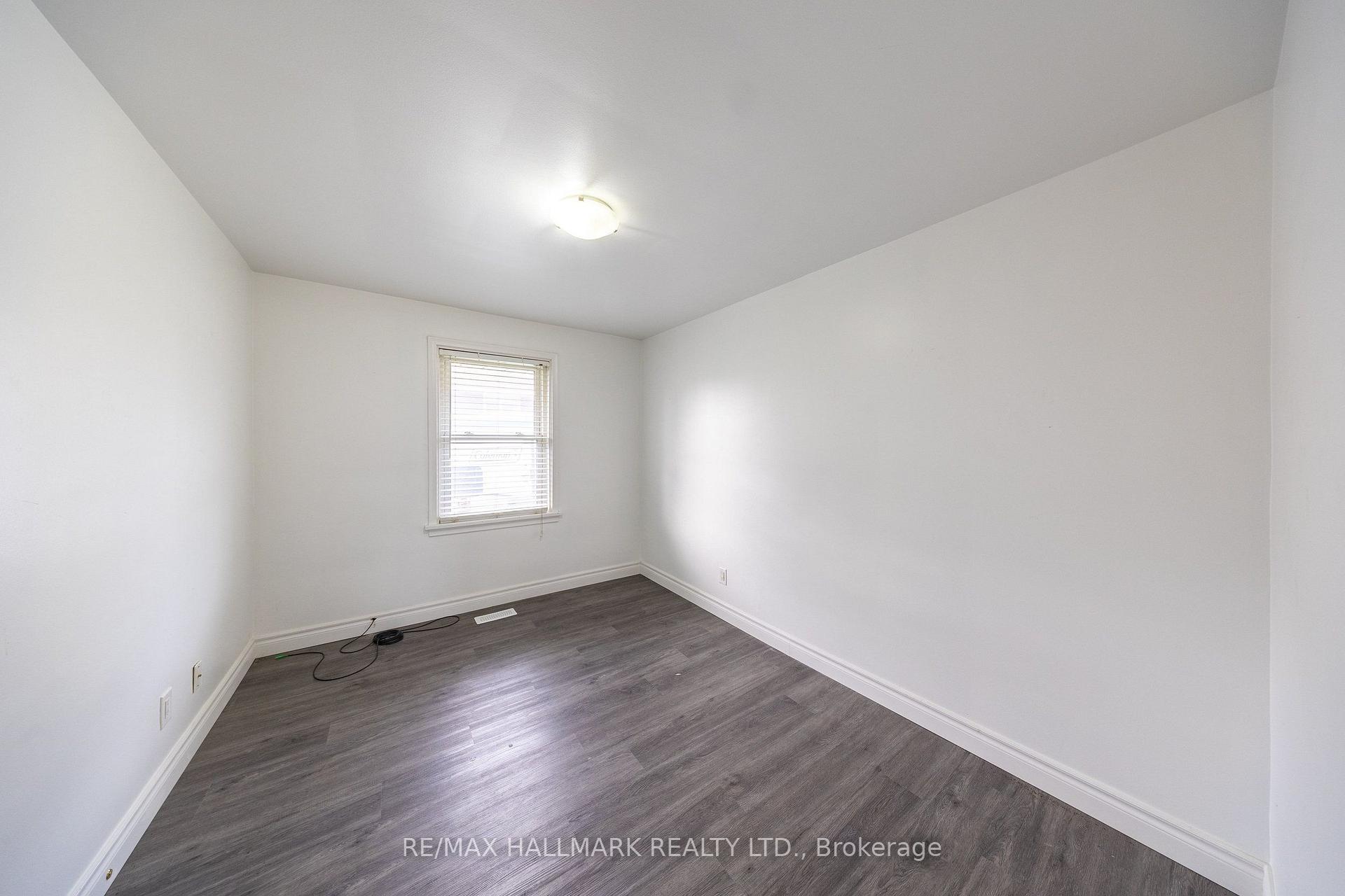 Photo 15 of Unit Main, 1118 Athol Street, Whitby, Downtown Whitby — HOMEH