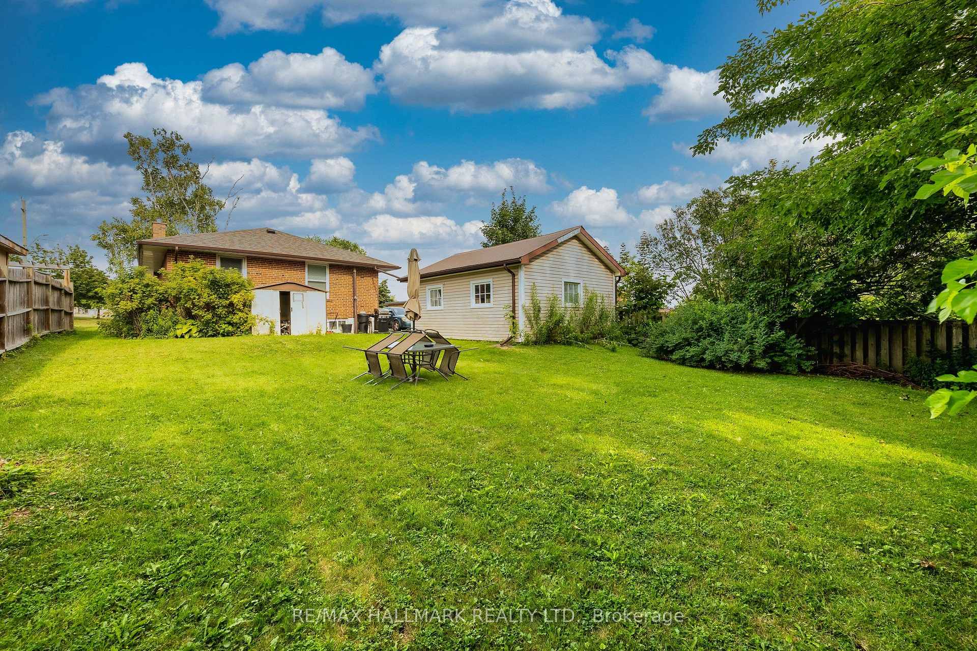 Photo 21 of Unit Main, 1118 Athol Street, Whitby, Downtown Whitby — HOMEH