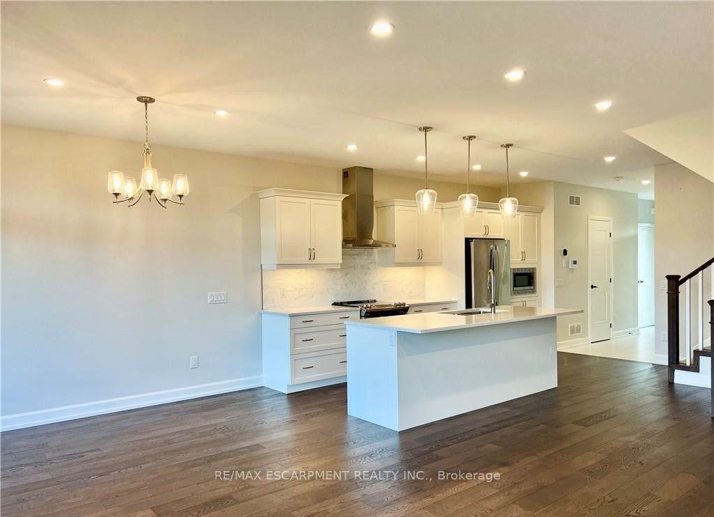Photo 5 of 7174 Parsa Street, Niagara Falls, Brown — HOMEH