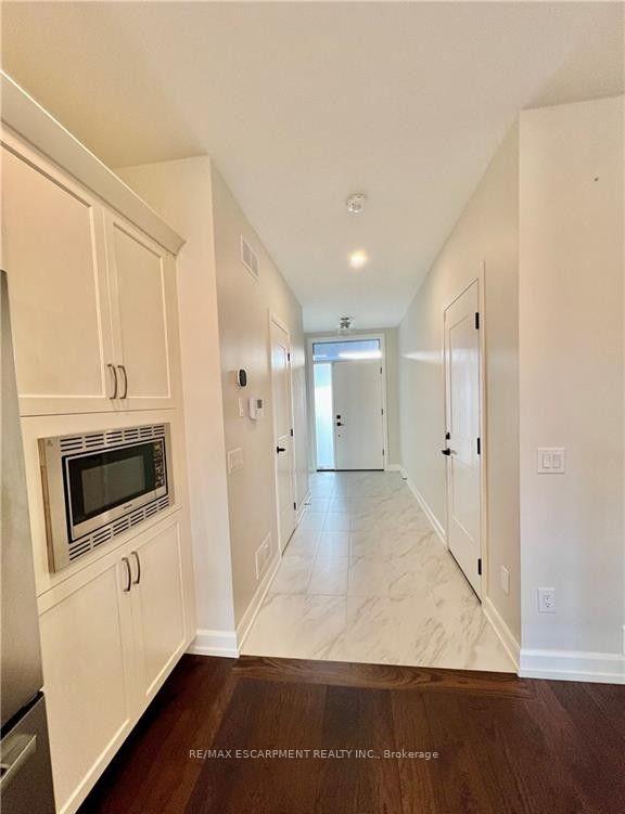 Photo 8 of 7174 Parsa Street, Niagara Falls, Brown — HOMEH