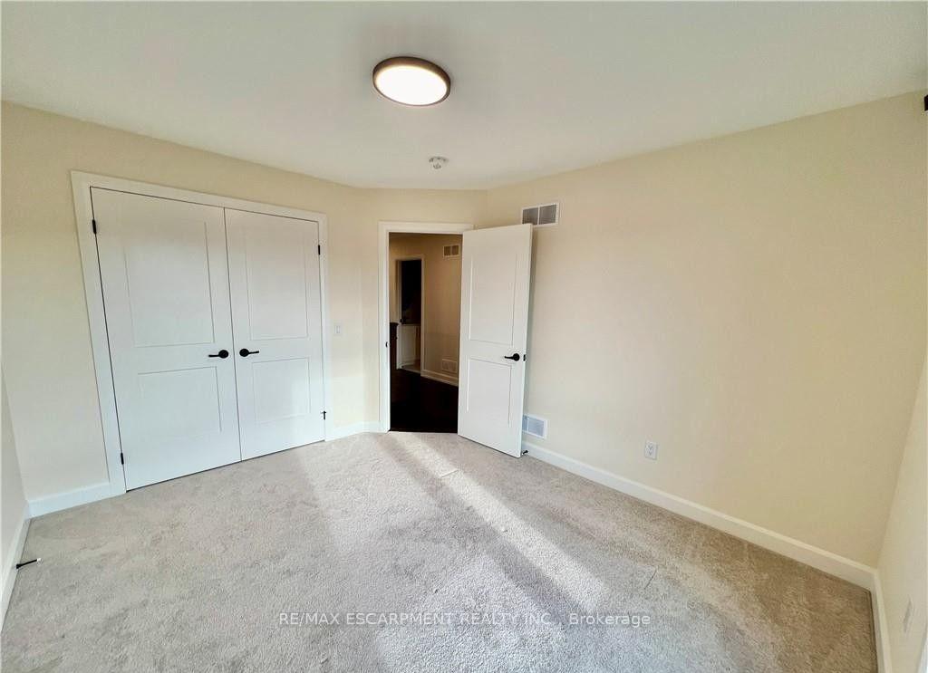 Photo 13 of 7174 Parsa Street, Niagara Falls, Brown — HOMEH