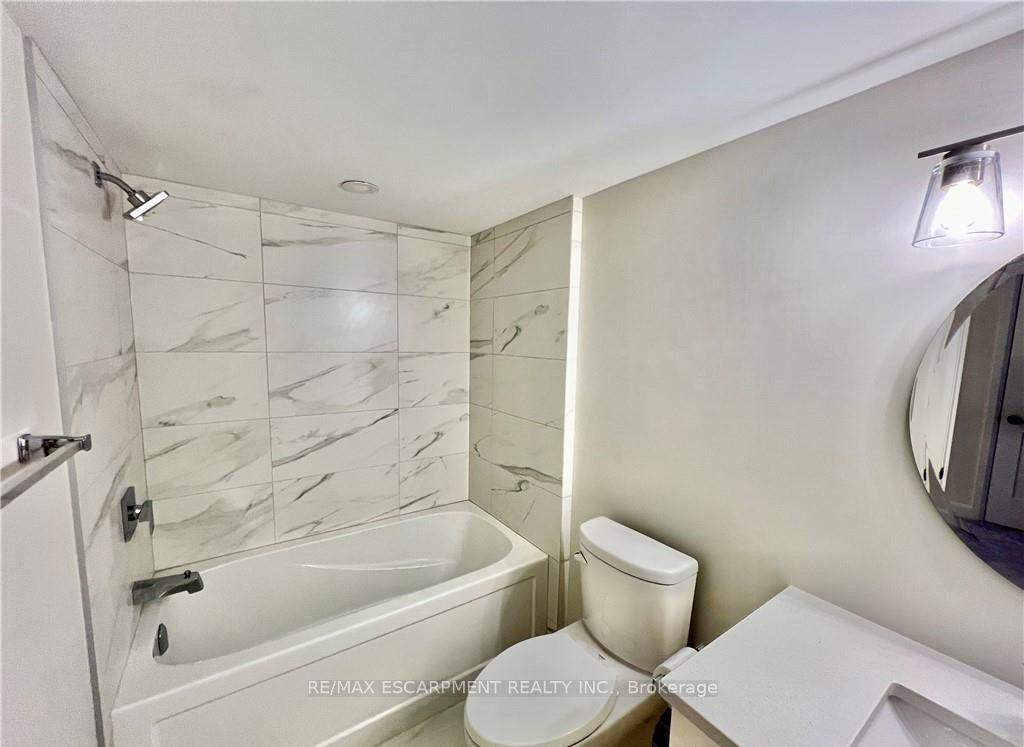 Photo 20 of 7174 Parsa Street, Niagara Falls, Brown — HOMEH