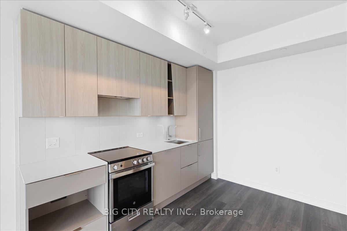 Photo 8 of Unit 4012, 3900 Confederation Parkway, Mississauga, City Centre — HOMEH