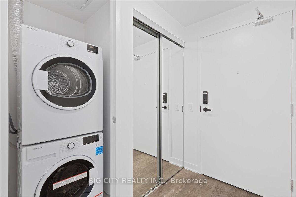 Photo 21 of Unit 4012, 3900 Confederation Parkway, Mississauga, City Centre — HOMEH