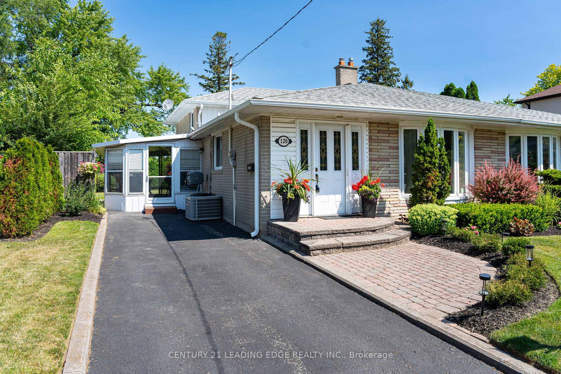 Photo 2 of 120 Sherwood Forest Drive, Markham, Bullock — HOMEH