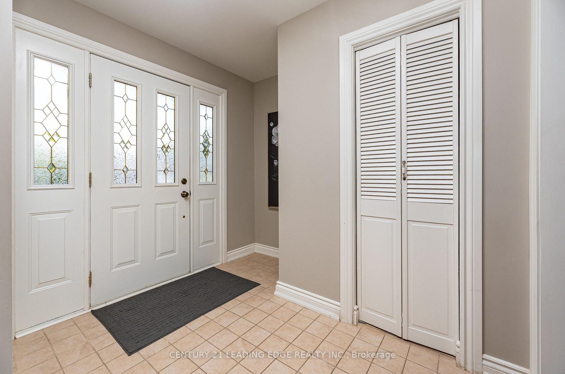 Photo 4 of 120 Sherwood Forest Drive, Markham, Bullock — HOMEH