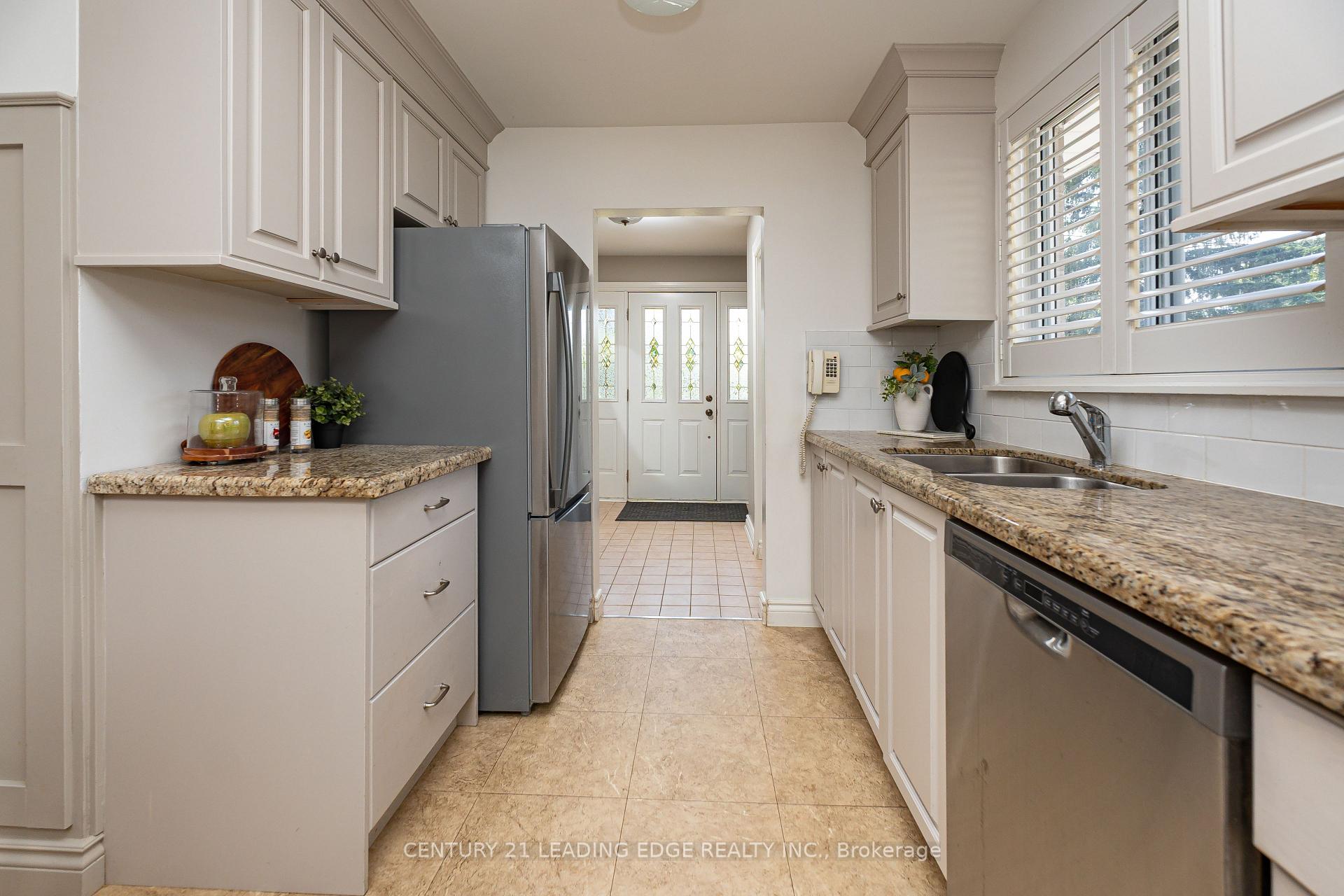 Photo 11 of 120 Sherwood Forest Drive, Markham, Bullock — HOMEH