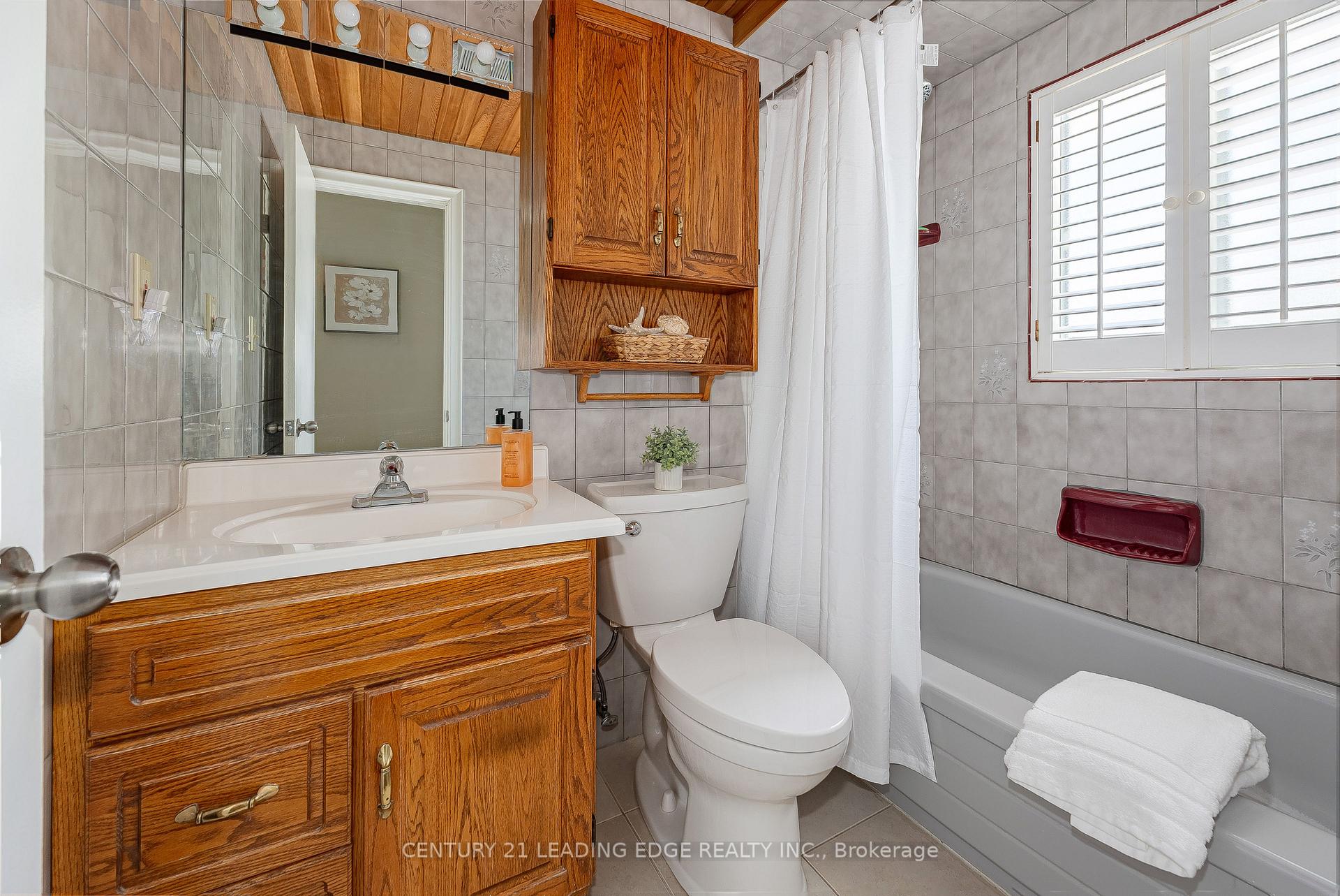 Photo 14 of 120 Sherwood Forest Drive, Markham, Bullock — HOMEH