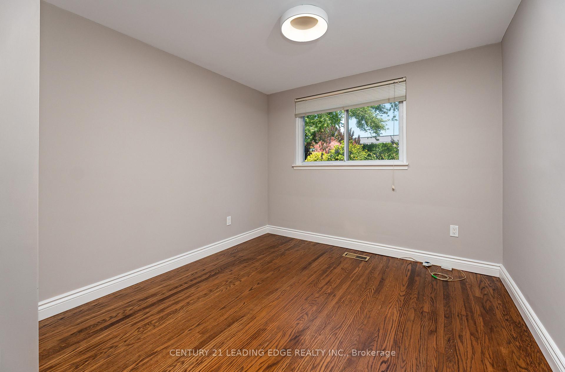 Photo 15 of 120 Sherwood Forest Drive, Markham, Bullock — HOMEH