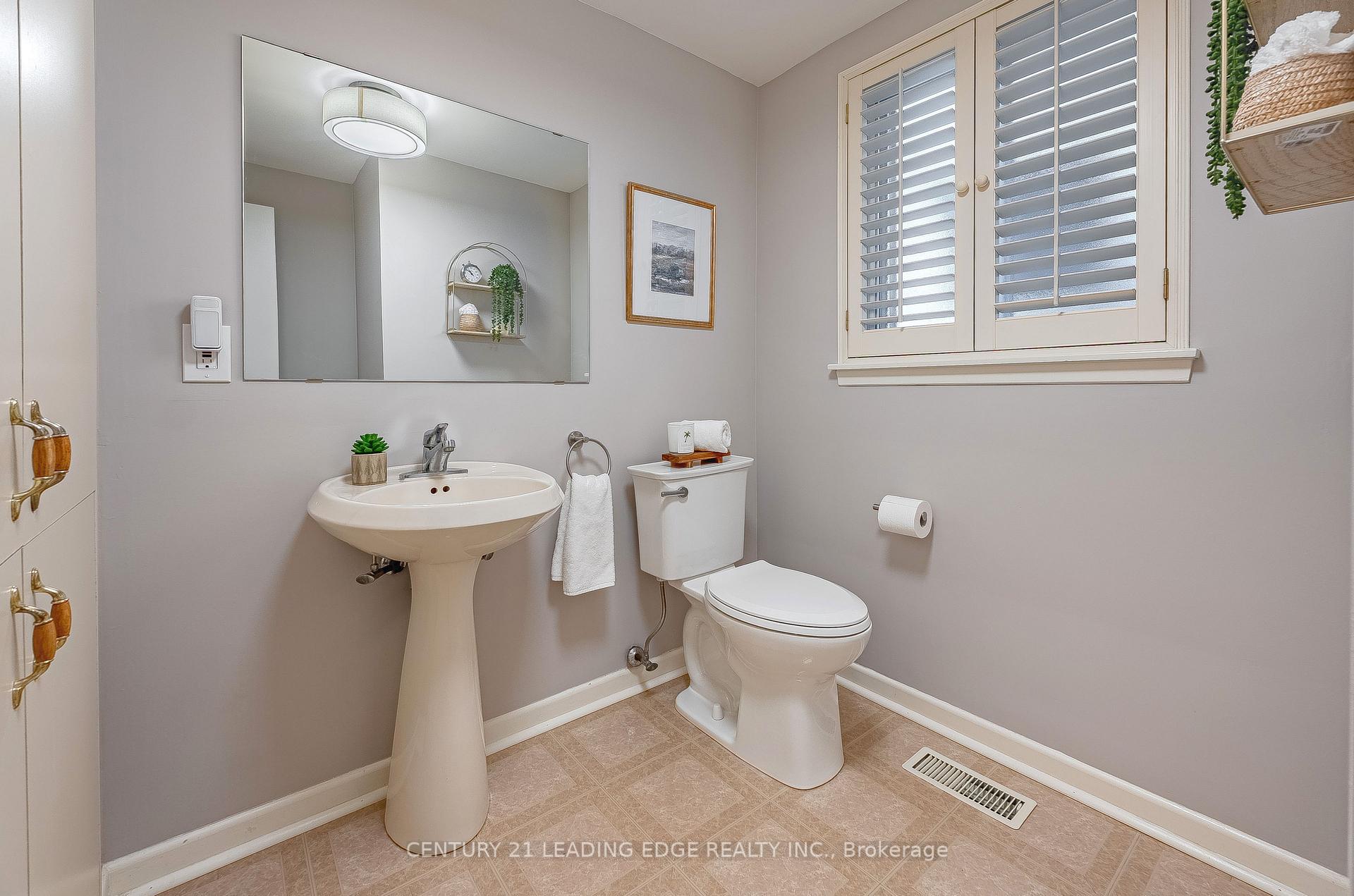 Photo 17 of 120 Sherwood Forest Drive, Markham, Bullock — HOMEH