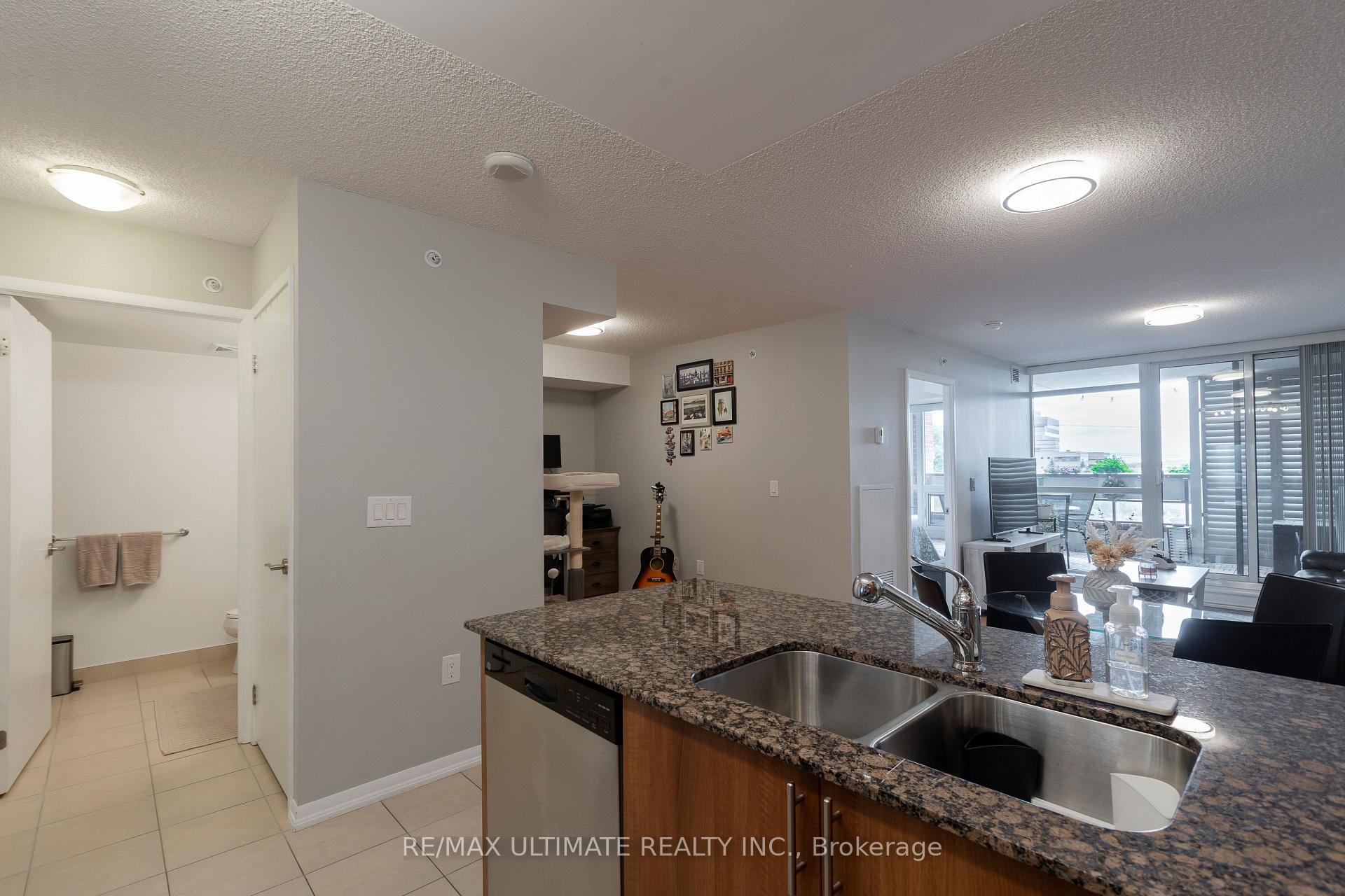 Photo 5 of Unit 308, 830 Lawrence Avenue W, North York, Yorkdale-Glen Park — HOMEH
