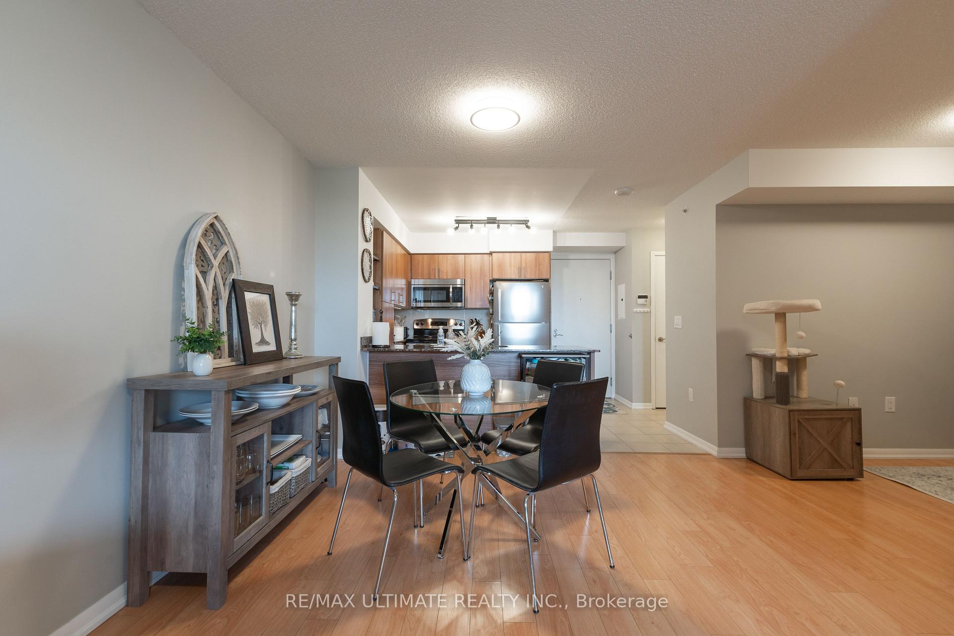 Photo 11 of Unit 308, 830 Lawrence Avenue W, North York, Yorkdale-Glen Park — HOMEH