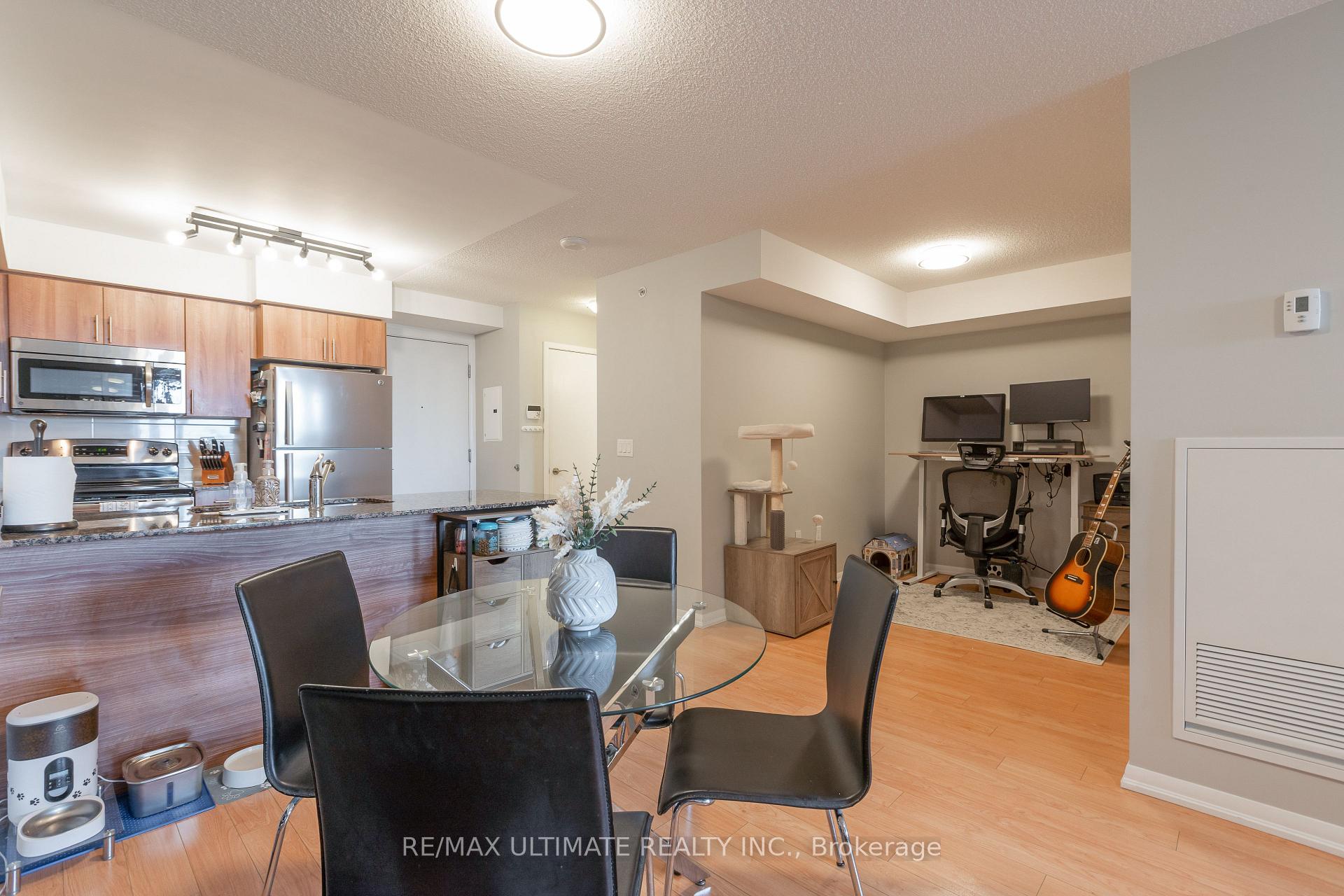 Photo 12 of Unit 308, 830 Lawrence Avenue W, North York, Yorkdale-Glen Park — HOMEH