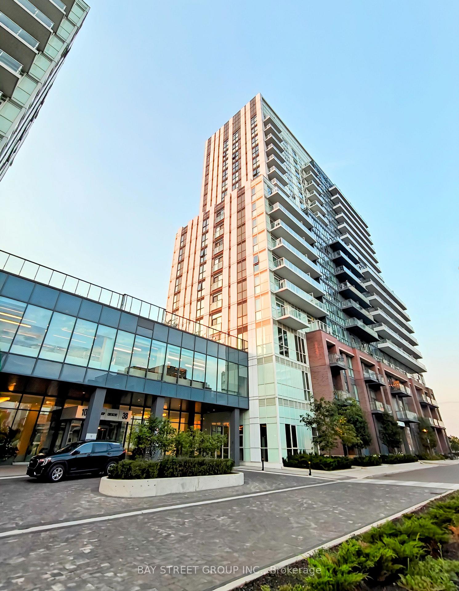 Front of Unit 1708, 38 Honeycrisp Crescent