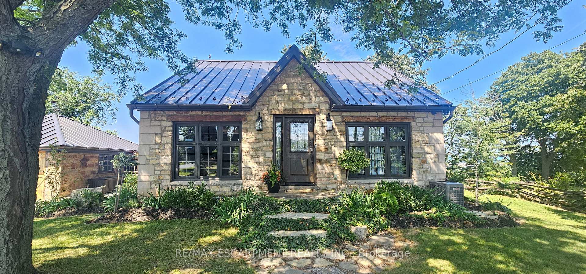 Photo 1 of 665 Ridge Road, Hamilton, Rural Stoney Creek — HOMEH