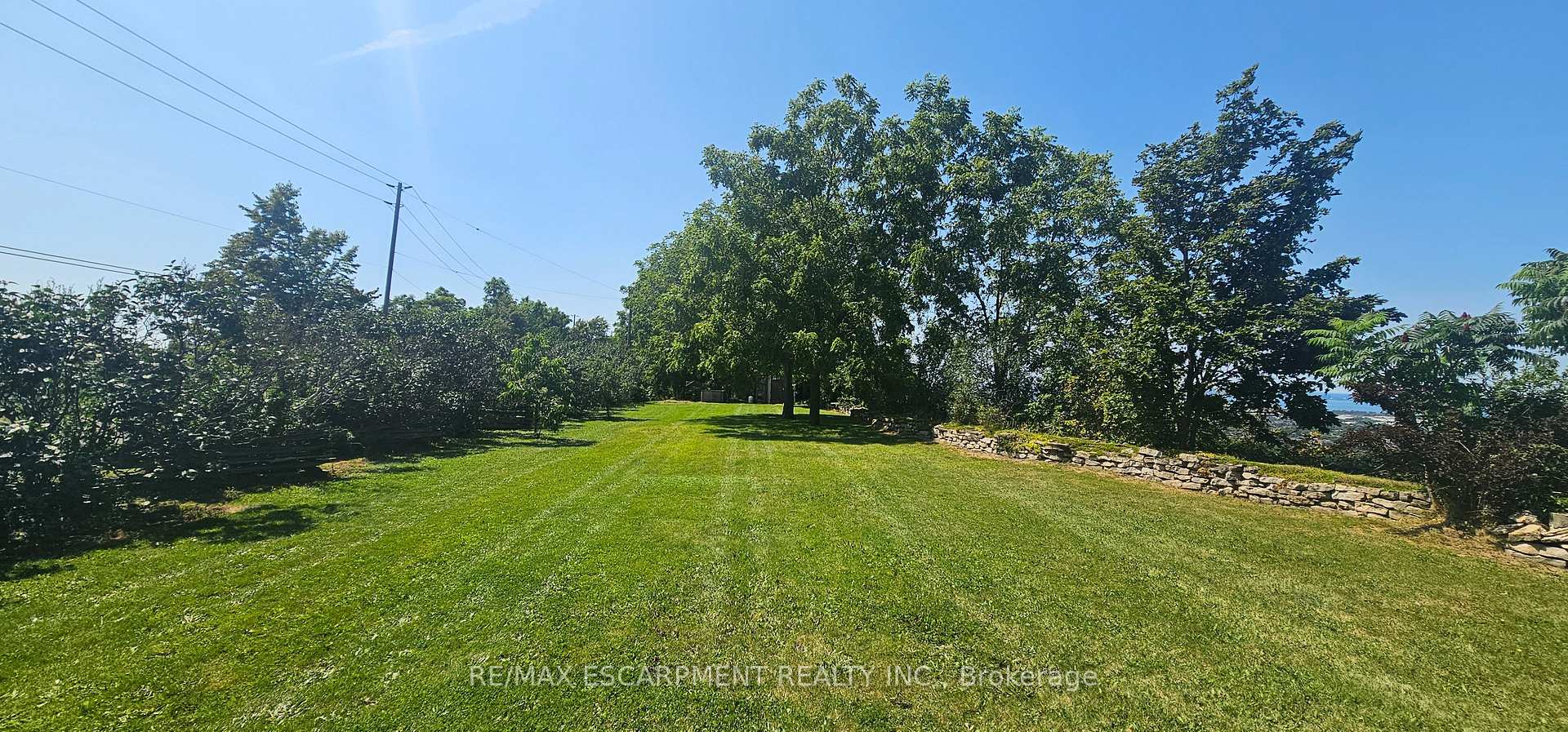 Photo 2 of 665 Ridge Road, Hamilton, Rural Stoney Creek — HOMEH