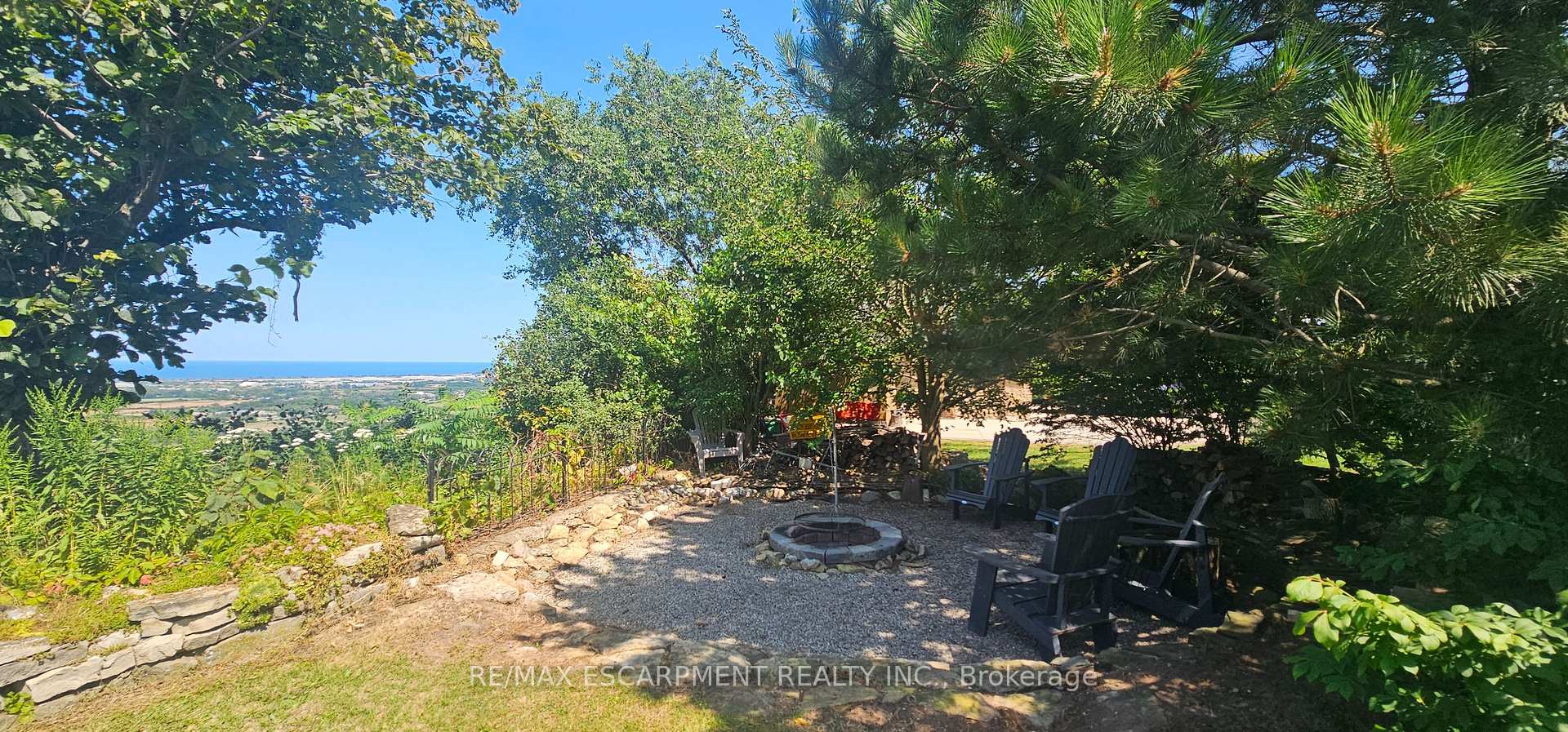 Photo 3 of 665 Ridge Road, Hamilton, Rural Stoney Creek — HOMEH