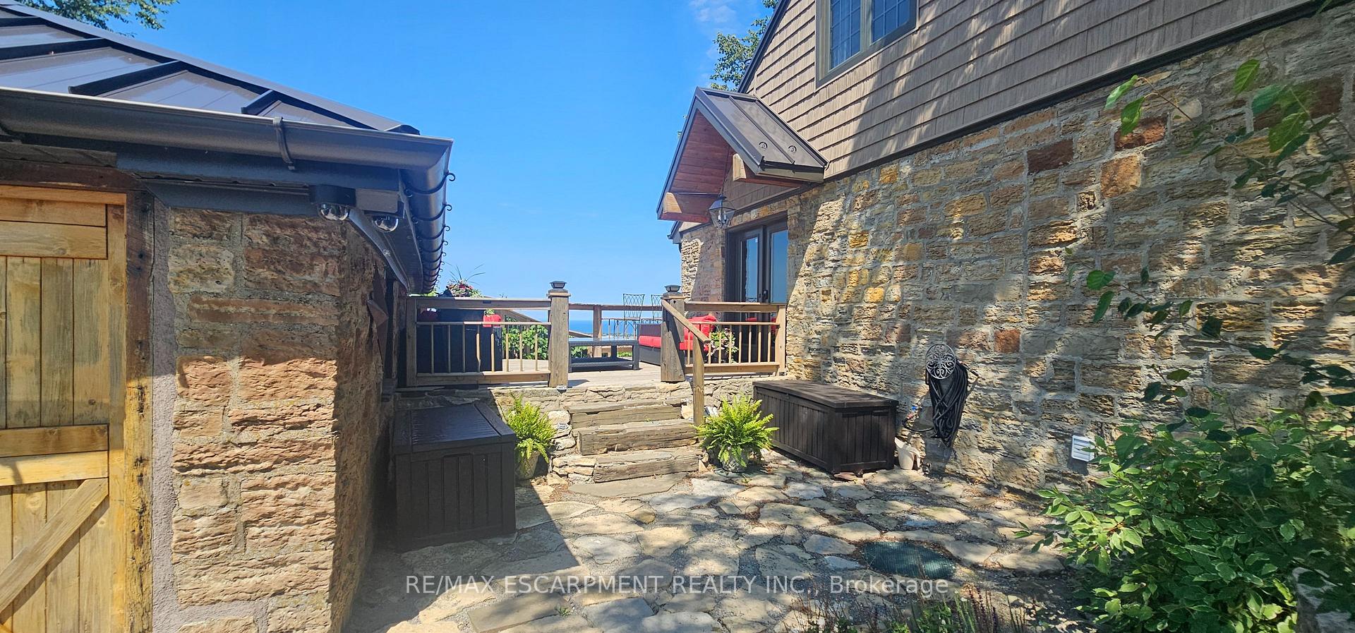 Photo 9 of 665 Ridge Road, Hamilton, Rural Stoney Creek — HOMEH