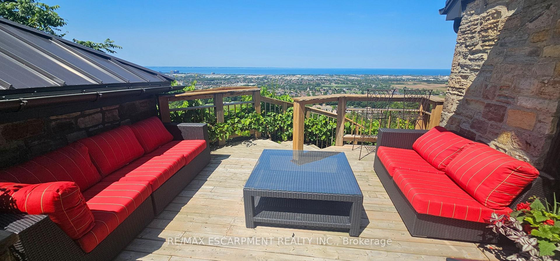 Photo 10 of 665 Ridge Road, Hamilton, Rural Stoney Creek — HOMEH