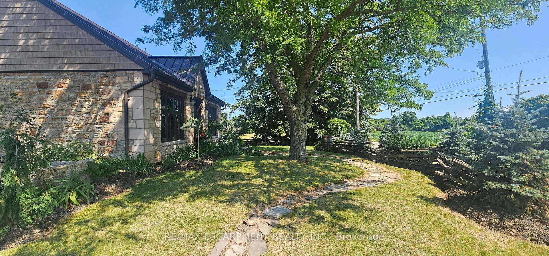 Photo 13 of 665 Ridge Road, Hamilton, Rural Stoney Creek — HOMEH