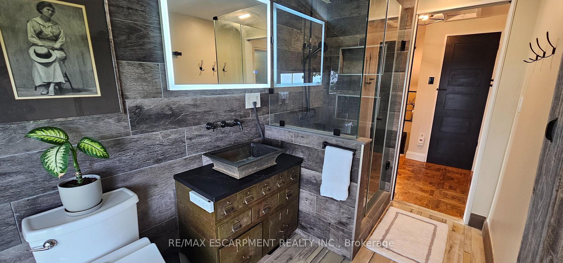 Photo 23 of 665 Ridge Road, Hamilton, Rural Stoney Creek — HOMEH