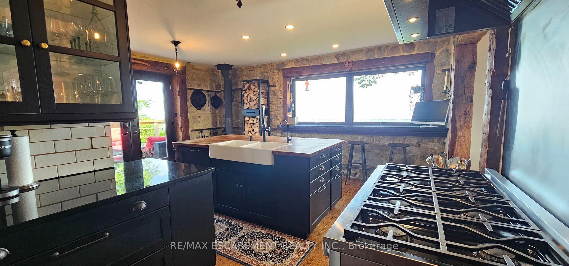 Photo 35 of 665 Ridge Road, Hamilton, Rural Stoney Creek — HOMEH