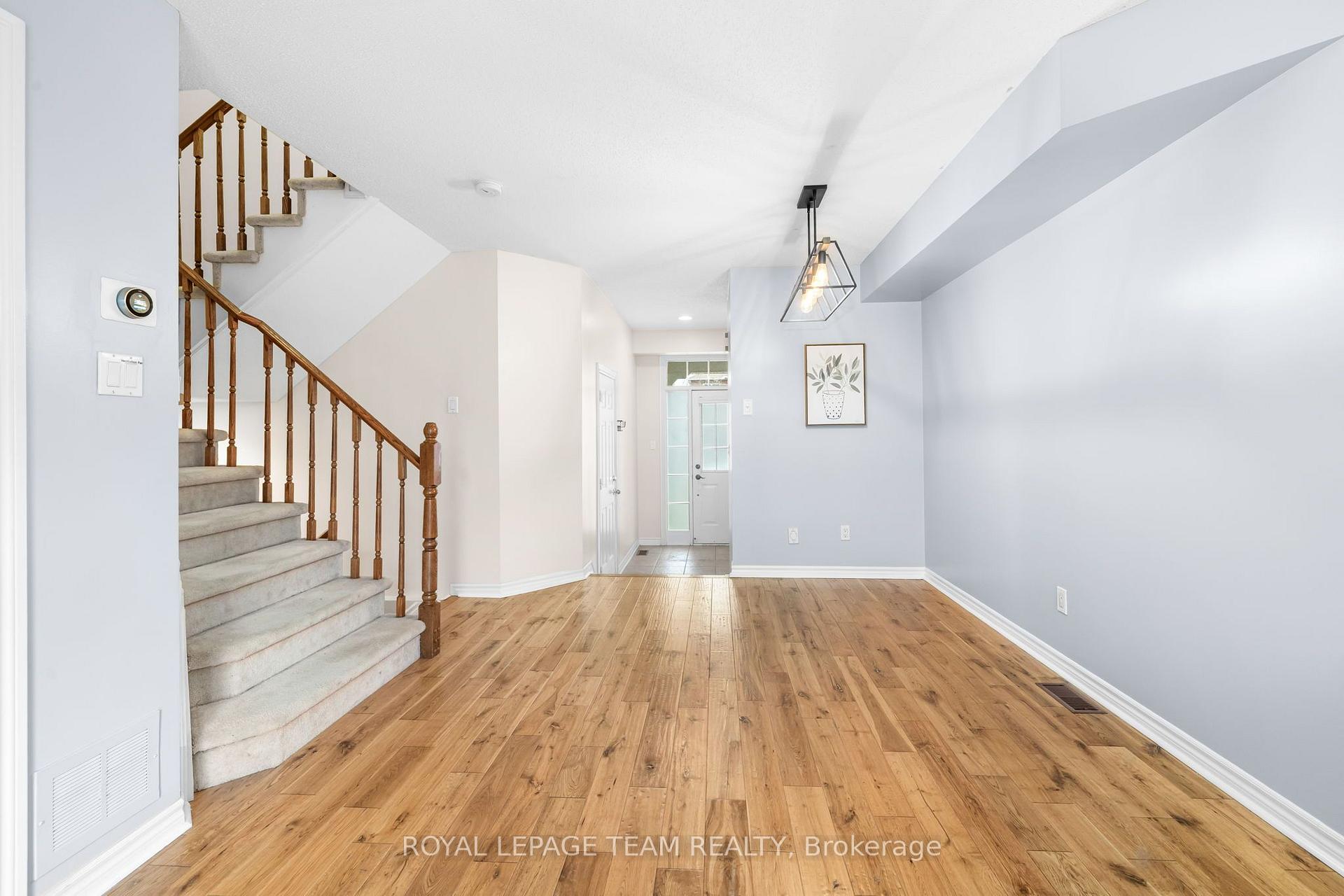 Photo 7 of 189 Gray Crescent, Ottawa, Kanata - Beaverbrook — HOMEH
