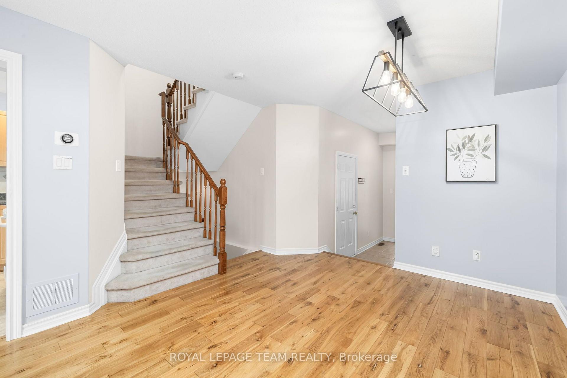 Photo 8 of 189 Gray Crescent, Ottawa, Kanata - Beaverbrook — HOMEH