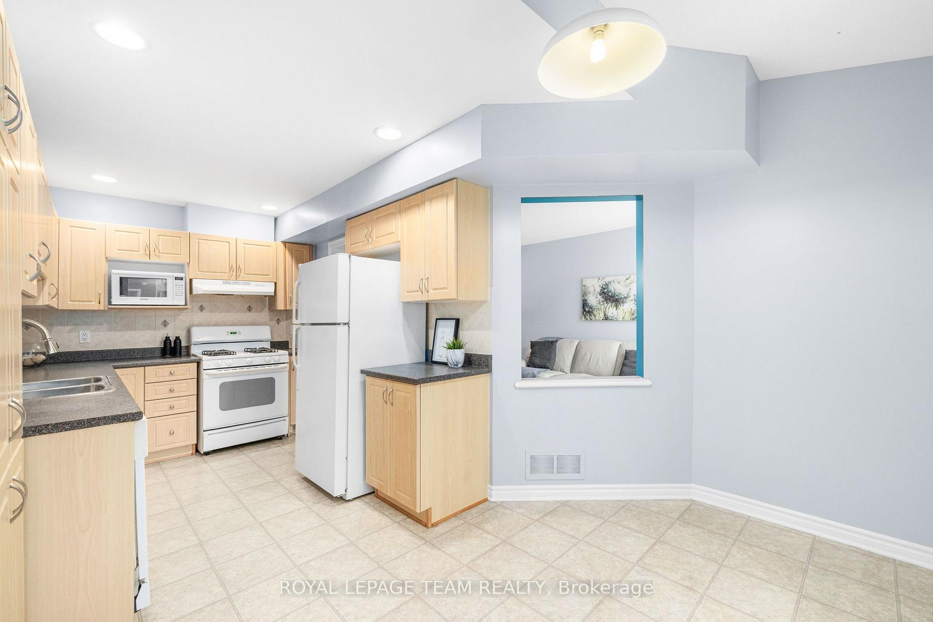 Photo 17 of 189 Gray Crescent, Ottawa, Kanata - Beaverbrook — HOMEH