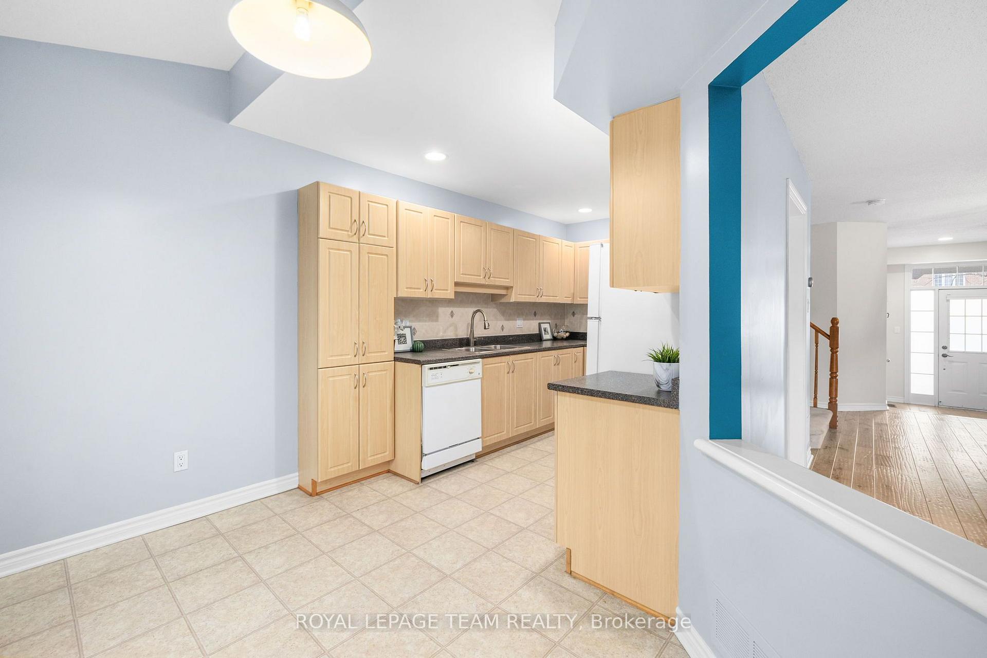 Photo 18 of 189 Gray Crescent, Ottawa, Kanata - Beaverbrook — HOMEH