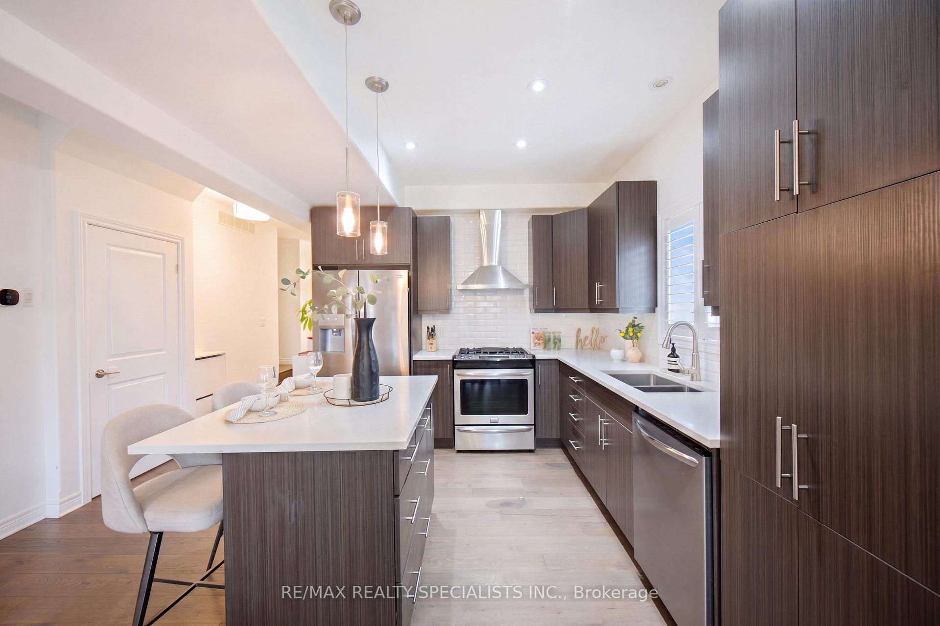 Photo 10 of 27 Harmony Way, Thorold, Rolling Meadows — HOMEH