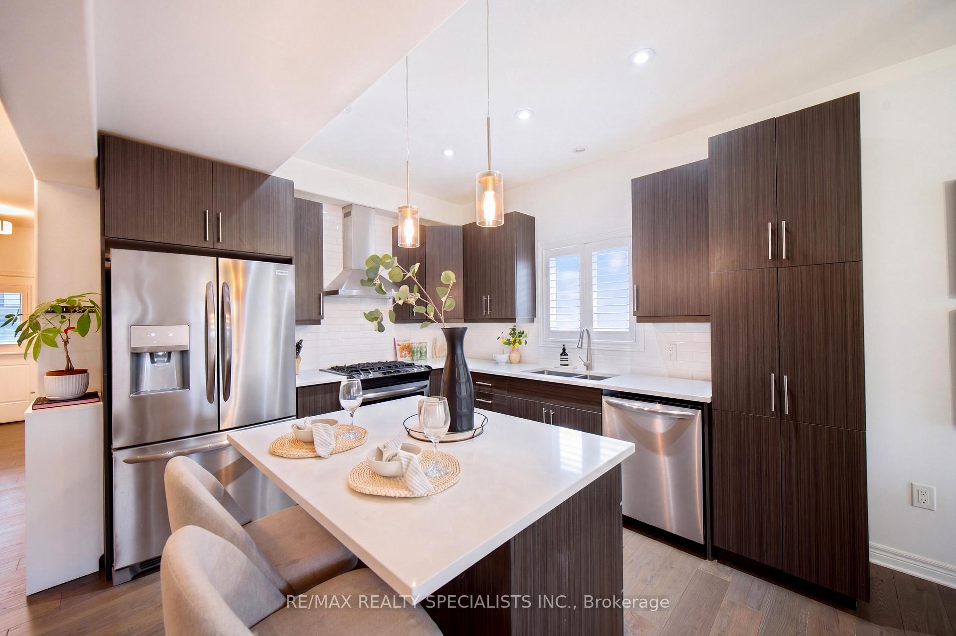 Photo 12 of 27 Harmony Way, Thorold, Rolling Meadows — HOMEH