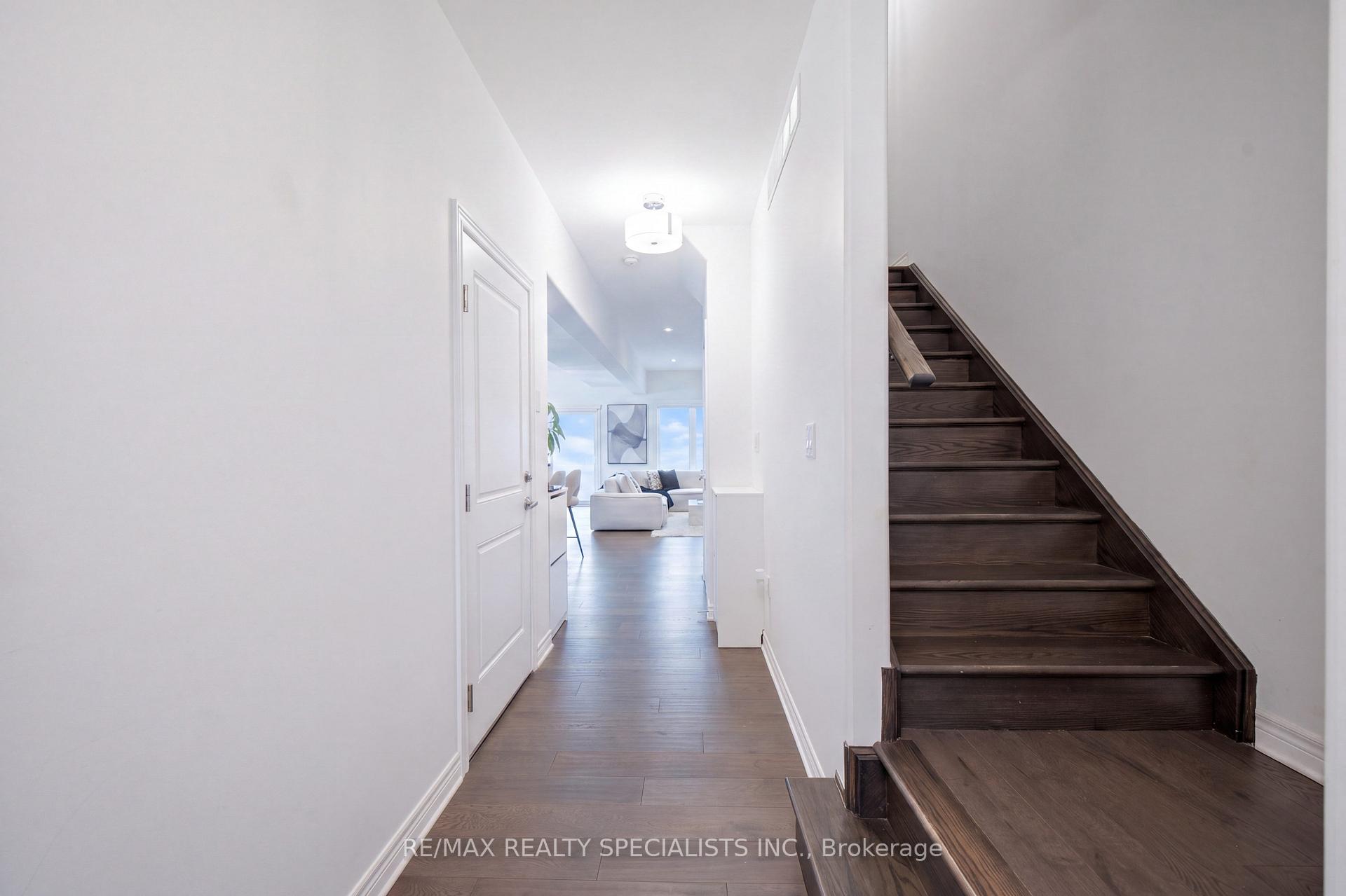 Photo 21 of 27 Harmony Way, Thorold, Rolling Meadows — HOMEH