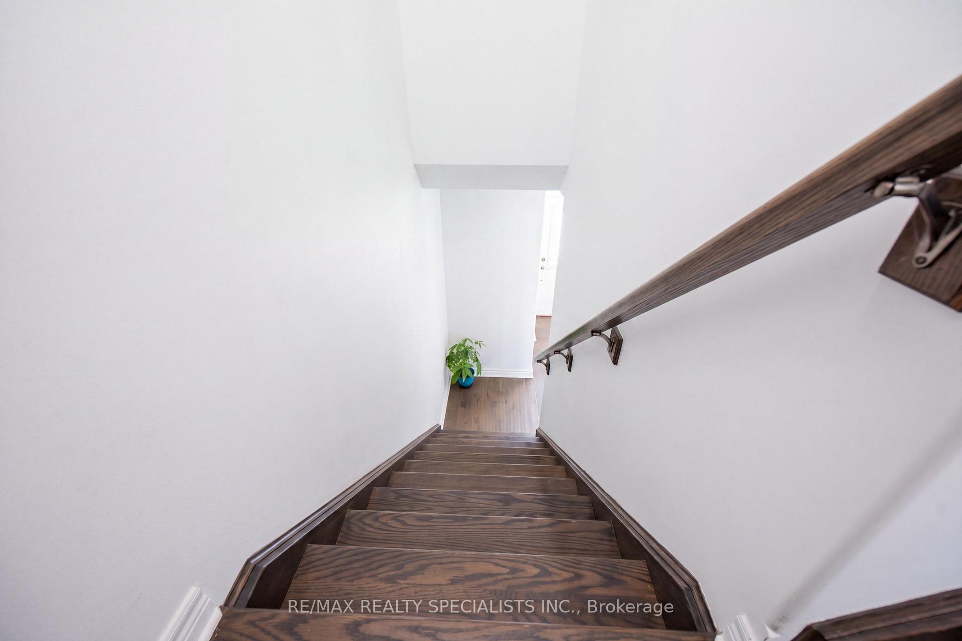 Photo 22 of 27 Harmony Way, Thorold, Rolling Meadows — HOMEH
