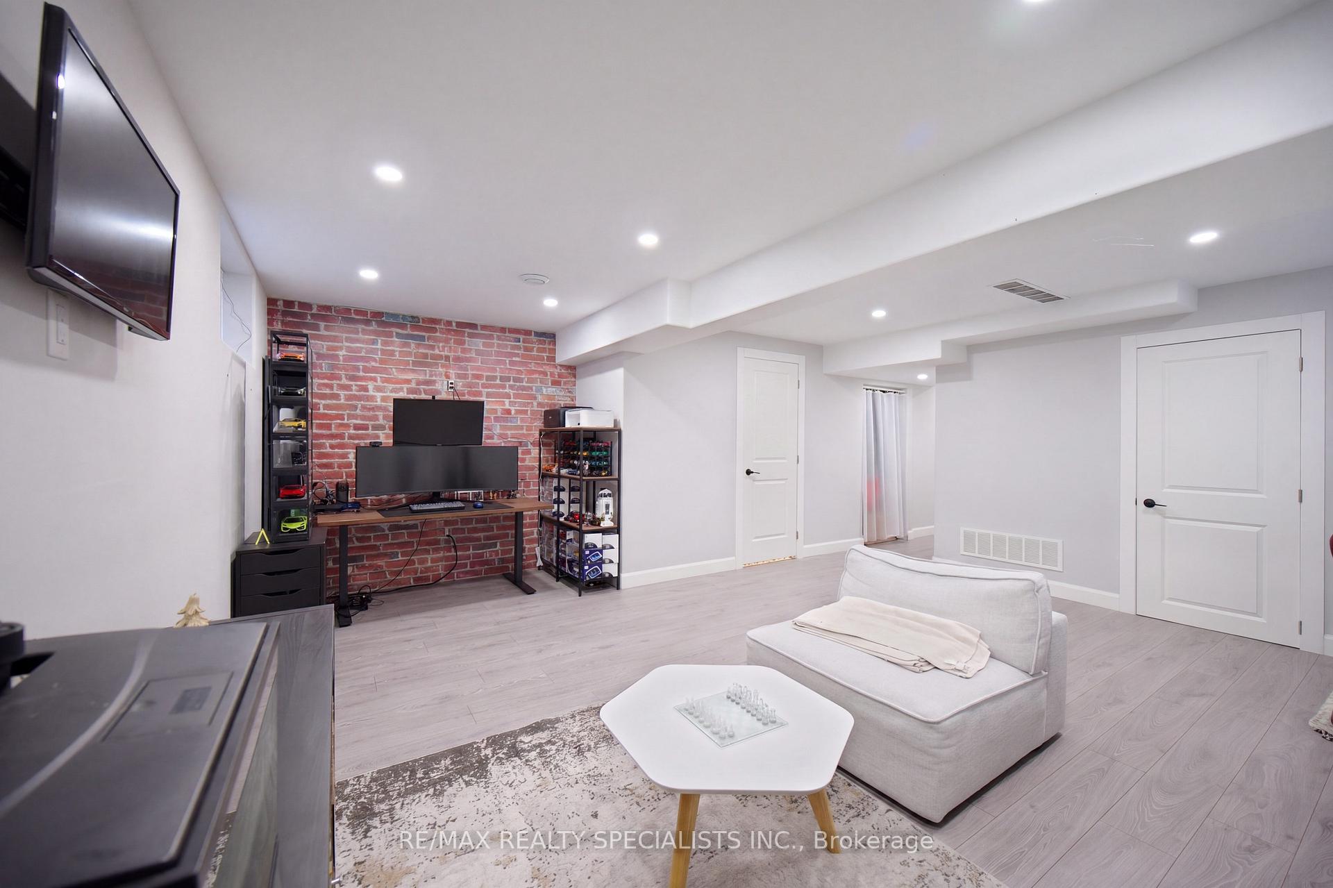 Photo 43 of 27 Harmony Way, Thorold, Rolling Meadows — HOMEH