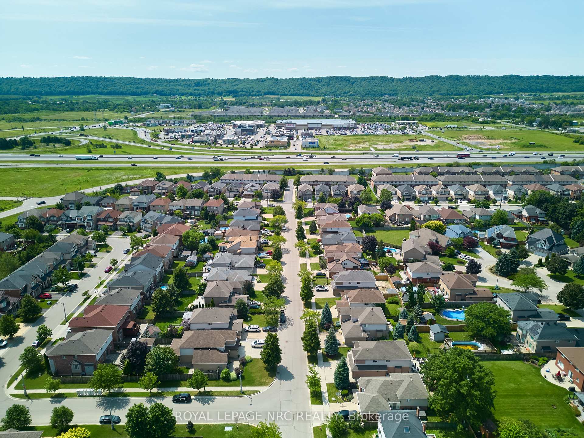 Photo 3 of 15 Creanona Boulevard, Hamilton, Winona Park — HOMEH