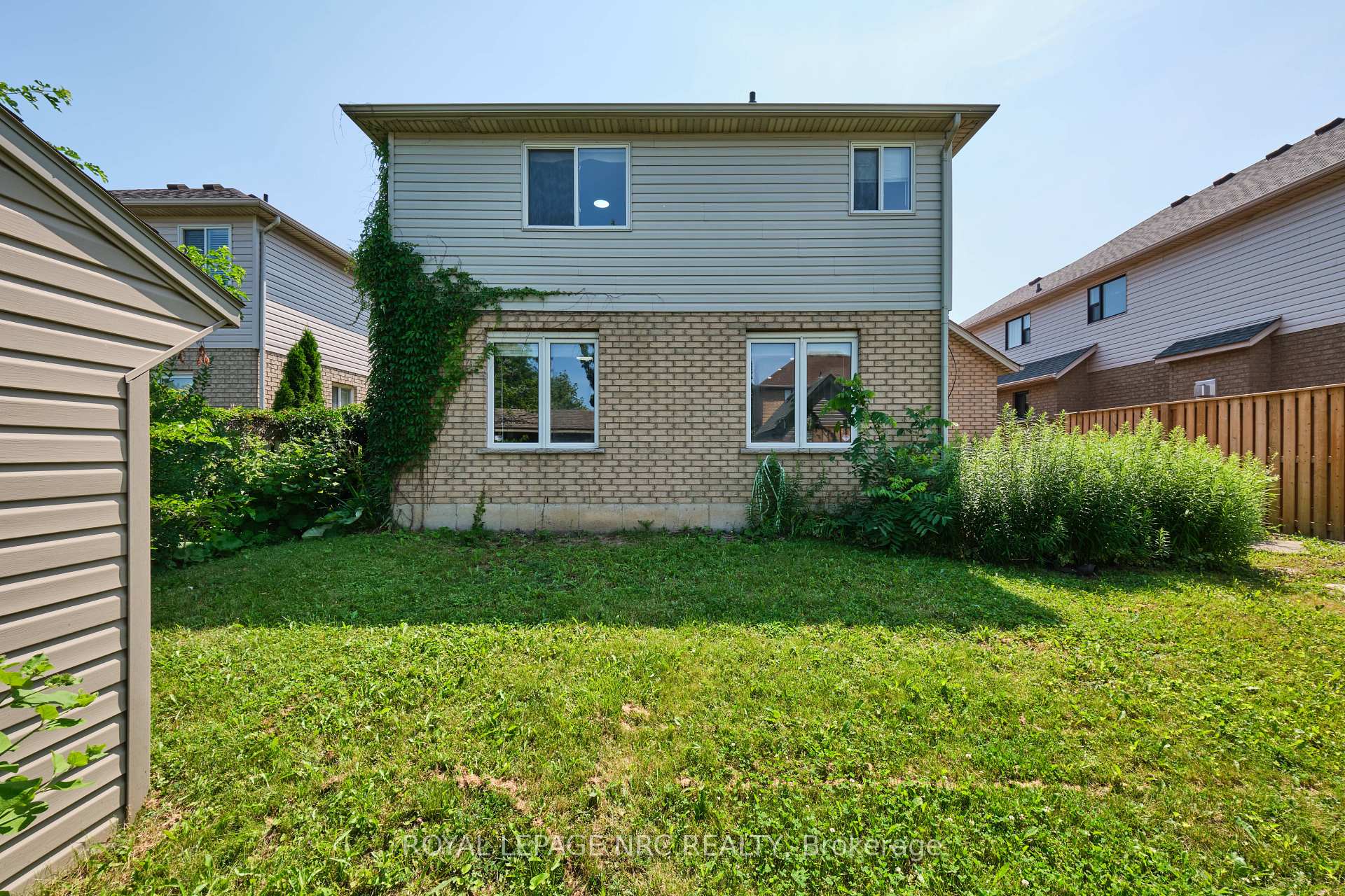 Photo 8 of 15 Creanona Boulevard, Hamilton, Winona Park — HOMEH