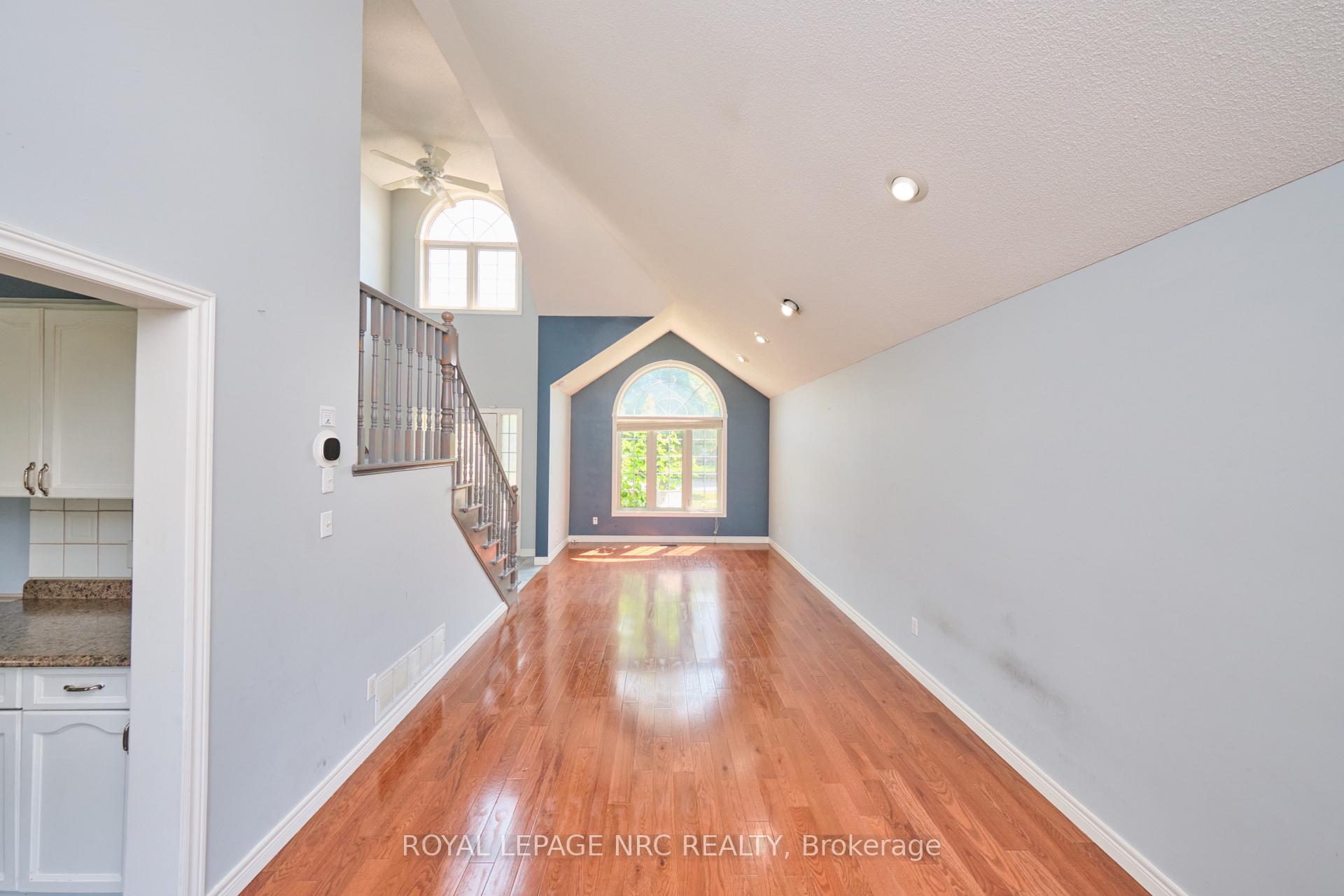 Photo 13 of 15 Creanona Boulevard, Hamilton, Winona Park — HOMEH