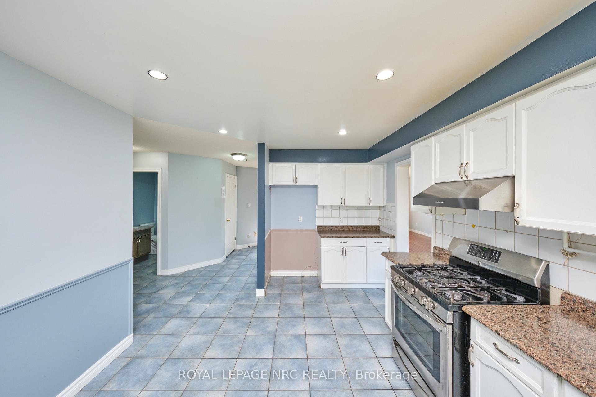 Photo 16 of 15 Creanona Boulevard, Hamilton, Winona Park — HOMEH