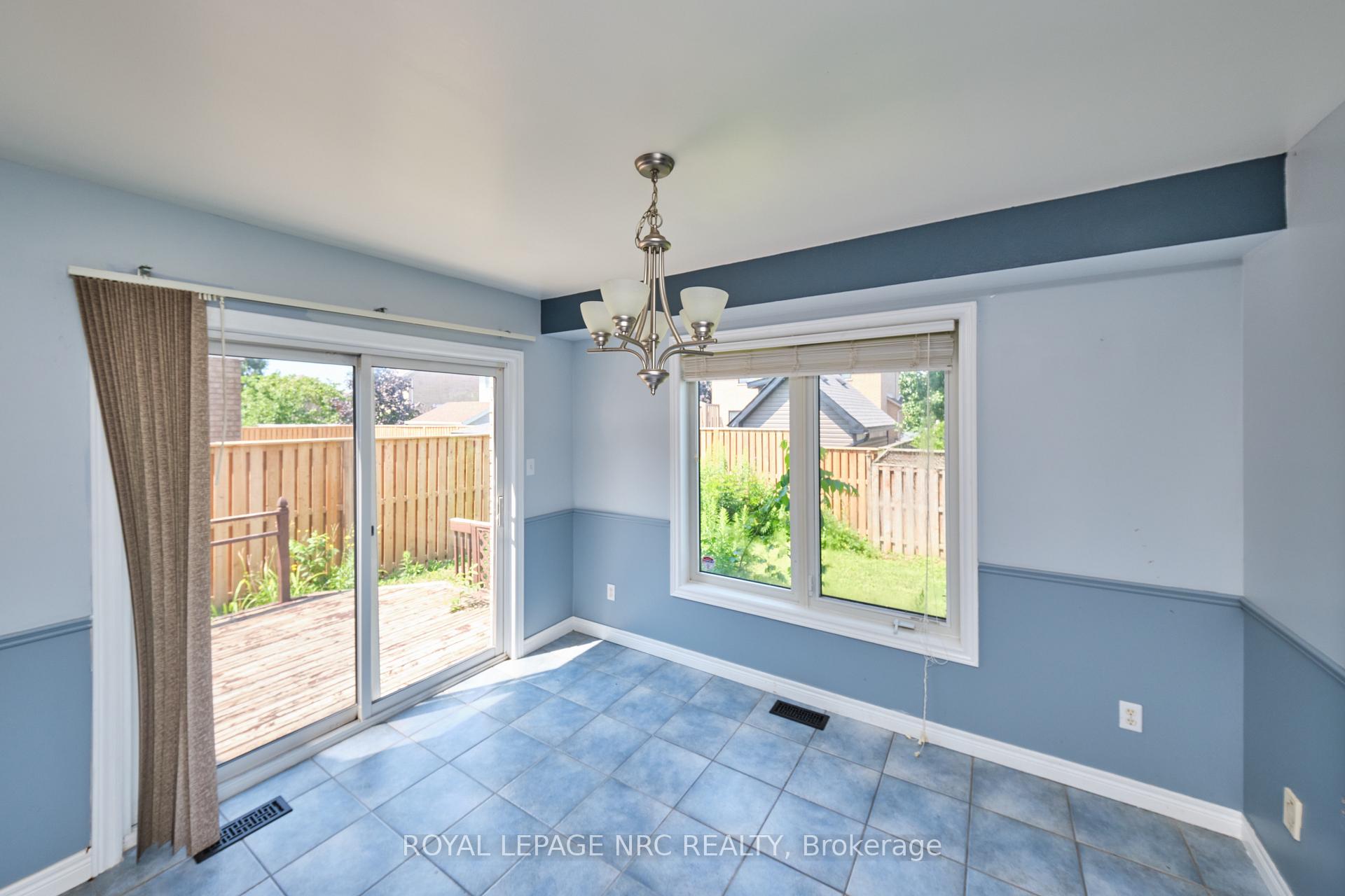 Photo 18 of 15 Creanona Boulevard, Hamilton, Winona Park — HOMEH