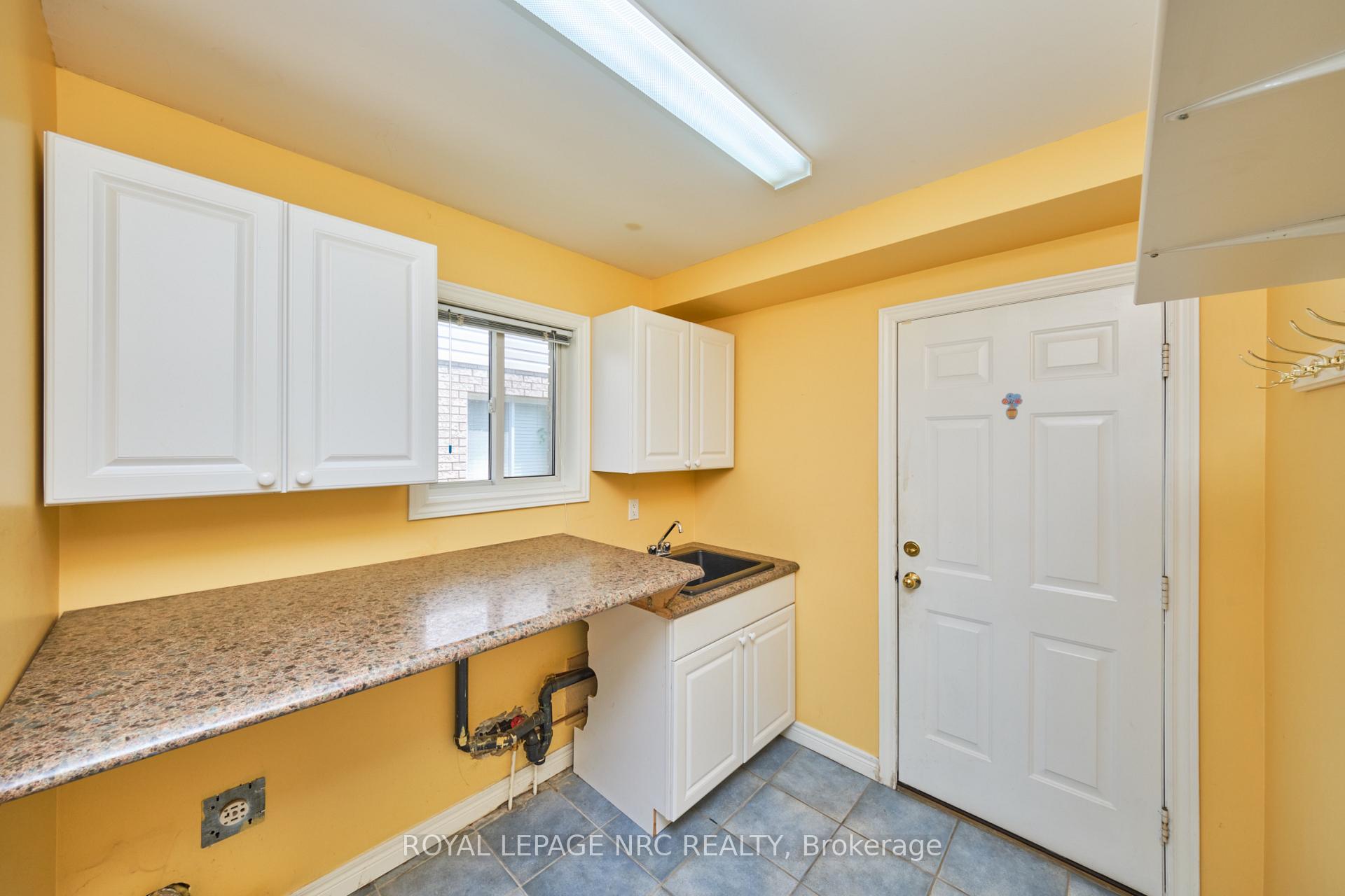 Photo 25 of 15 Creanona Boulevard, Hamilton, Winona Park — HOMEH