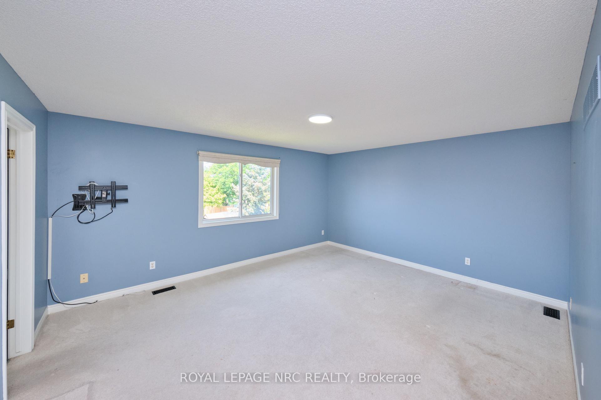 Photo 27 of 15 Creanona Boulevard, Hamilton, Winona Park — HOMEH