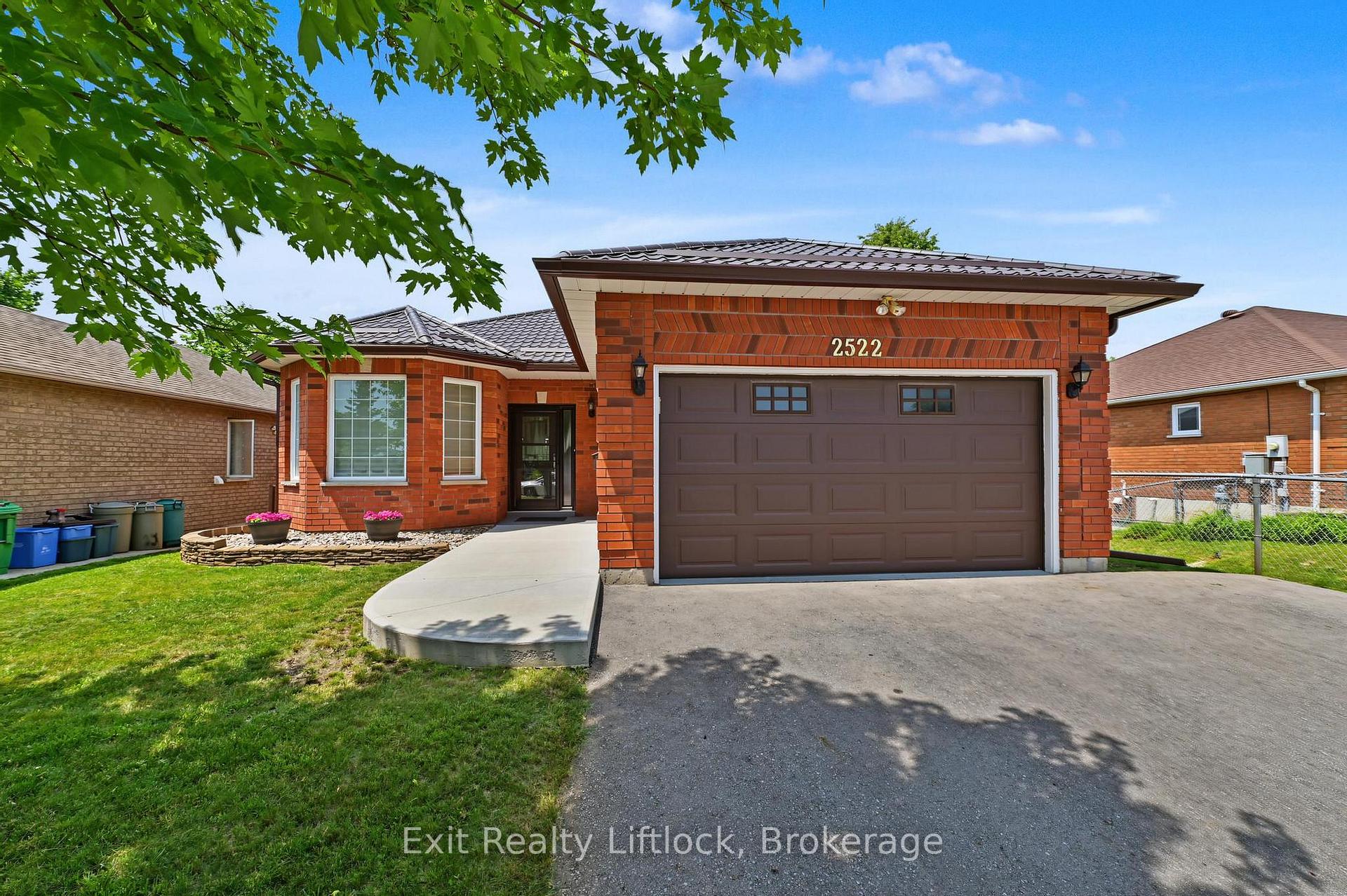 Photo 2 of 2522 Marsdale Drive, Peterborough, Ashburnham Ward 4 — HOMEH