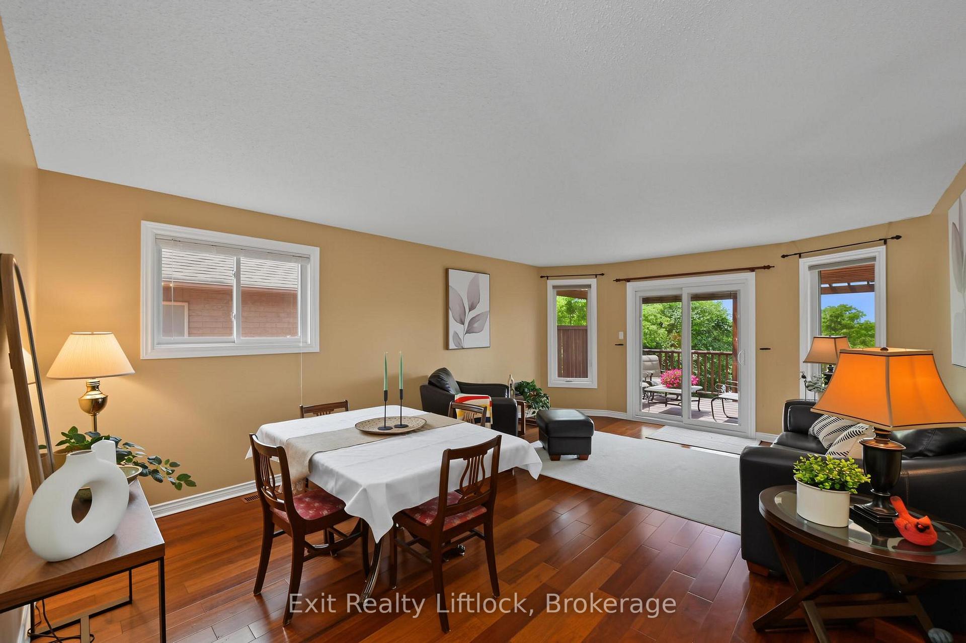 Photo 13 of 2522 Marsdale Drive, Peterborough, Ashburnham Ward 4 — HOMEH