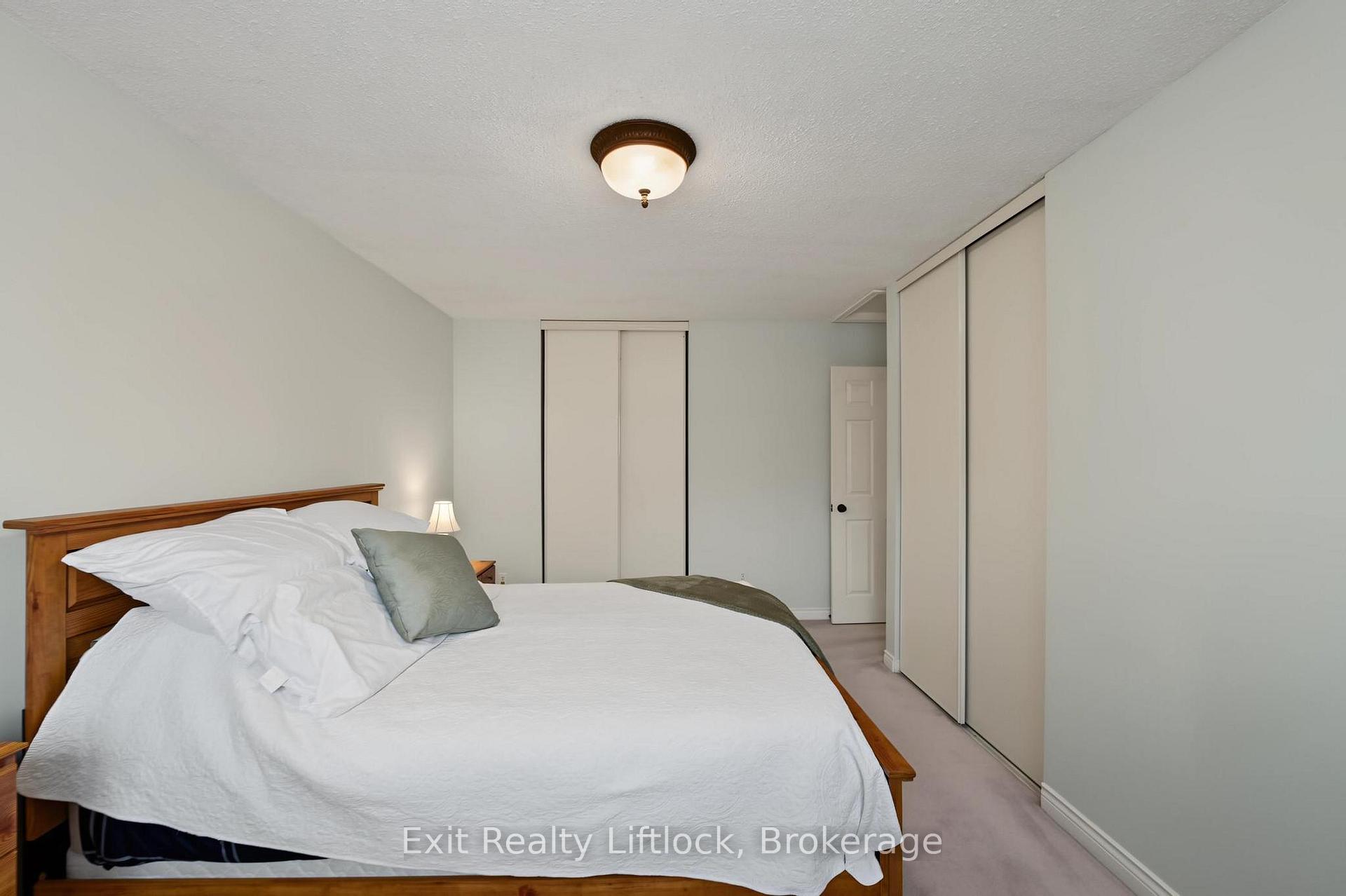 Photo 18 of 2522 Marsdale Drive, Peterborough, Ashburnham Ward 4 — HOMEH
