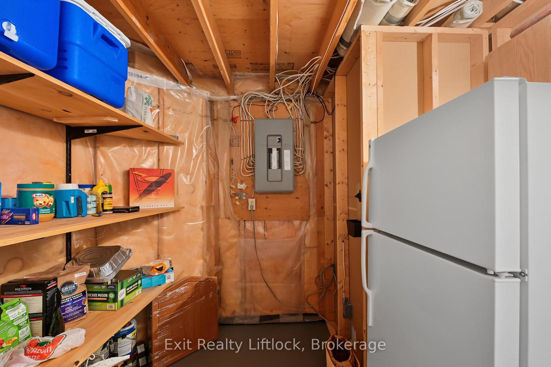 Photo 36 of 2522 Marsdale Drive, Peterborough, Ashburnham Ward 4 — HOMEH