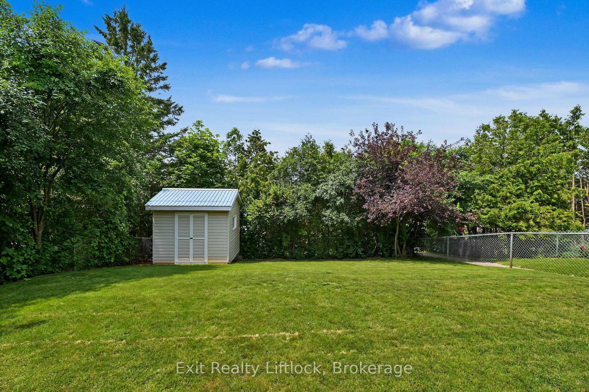 Photo 44 of 2522 Marsdale Drive, Peterborough, Ashburnham Ward 4 — HOMEH