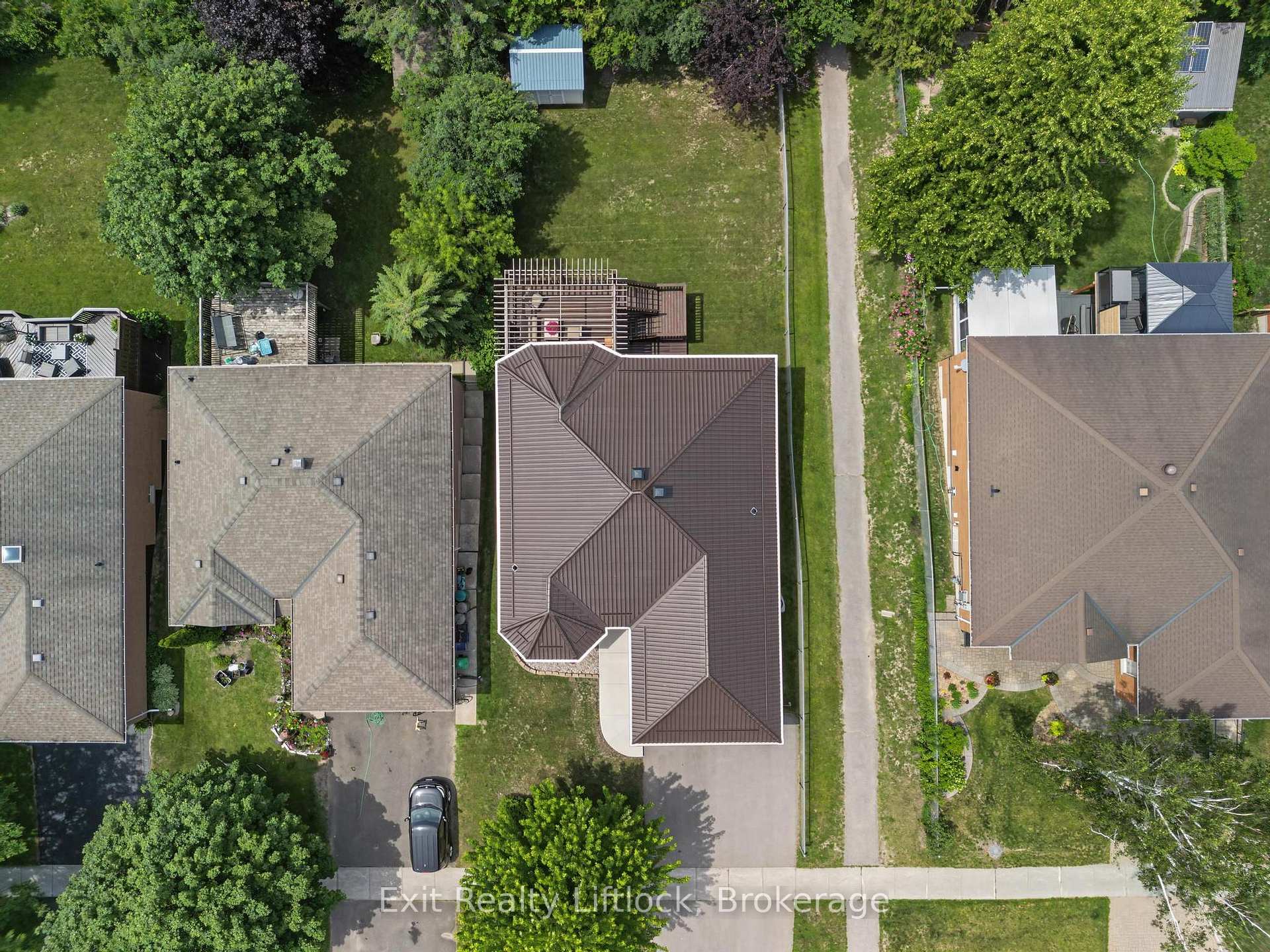 Photo 48 of 2522 Marsdale Drive, Peterborough, Ashburnham Ward 4 — HOMEH